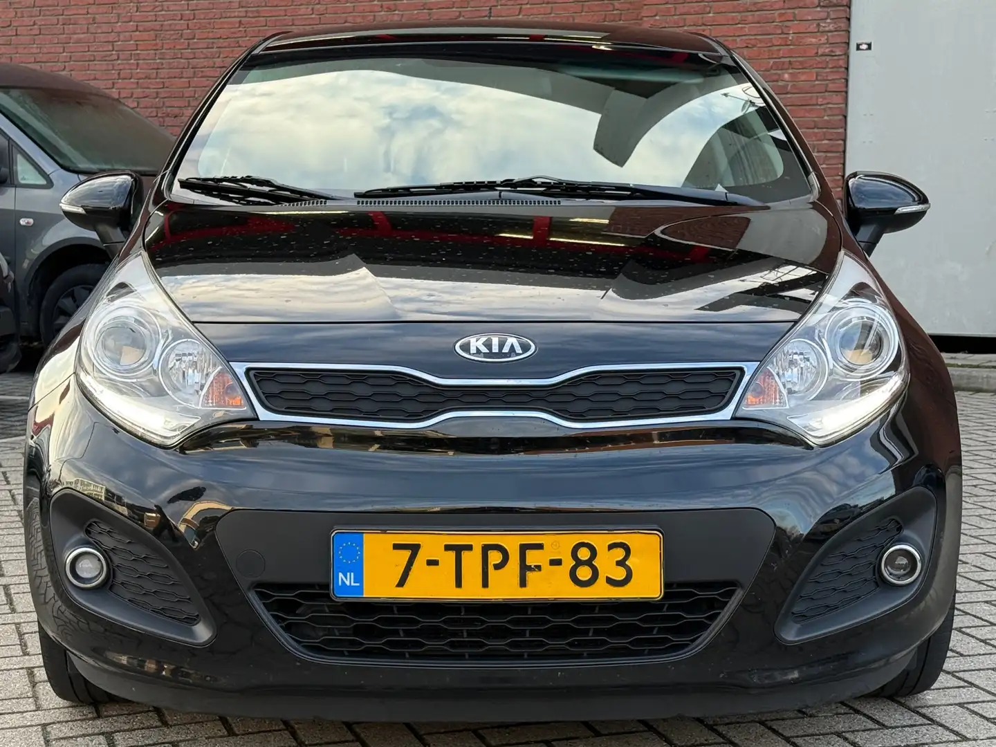 Kia Rio 1.2 CVVT ExecutiveLine|5DRS|LED|CLIMA|NAVI|CRUISE Schwarz - 2
