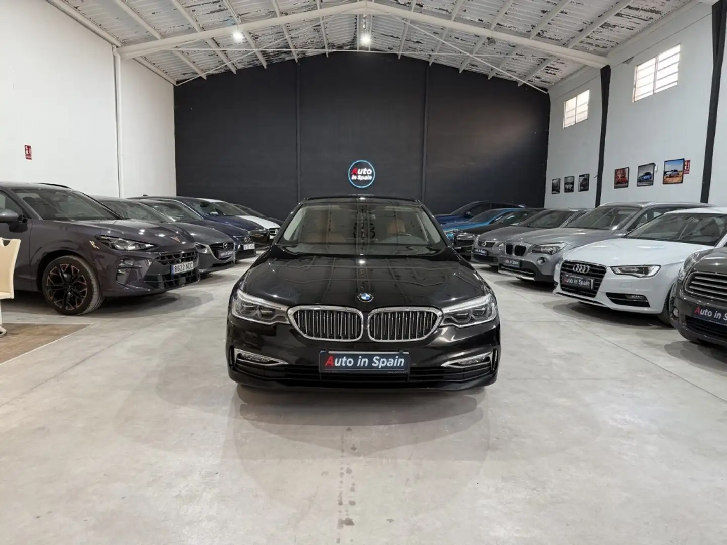 BMW 530 530i Touring xDrive Negro - 2