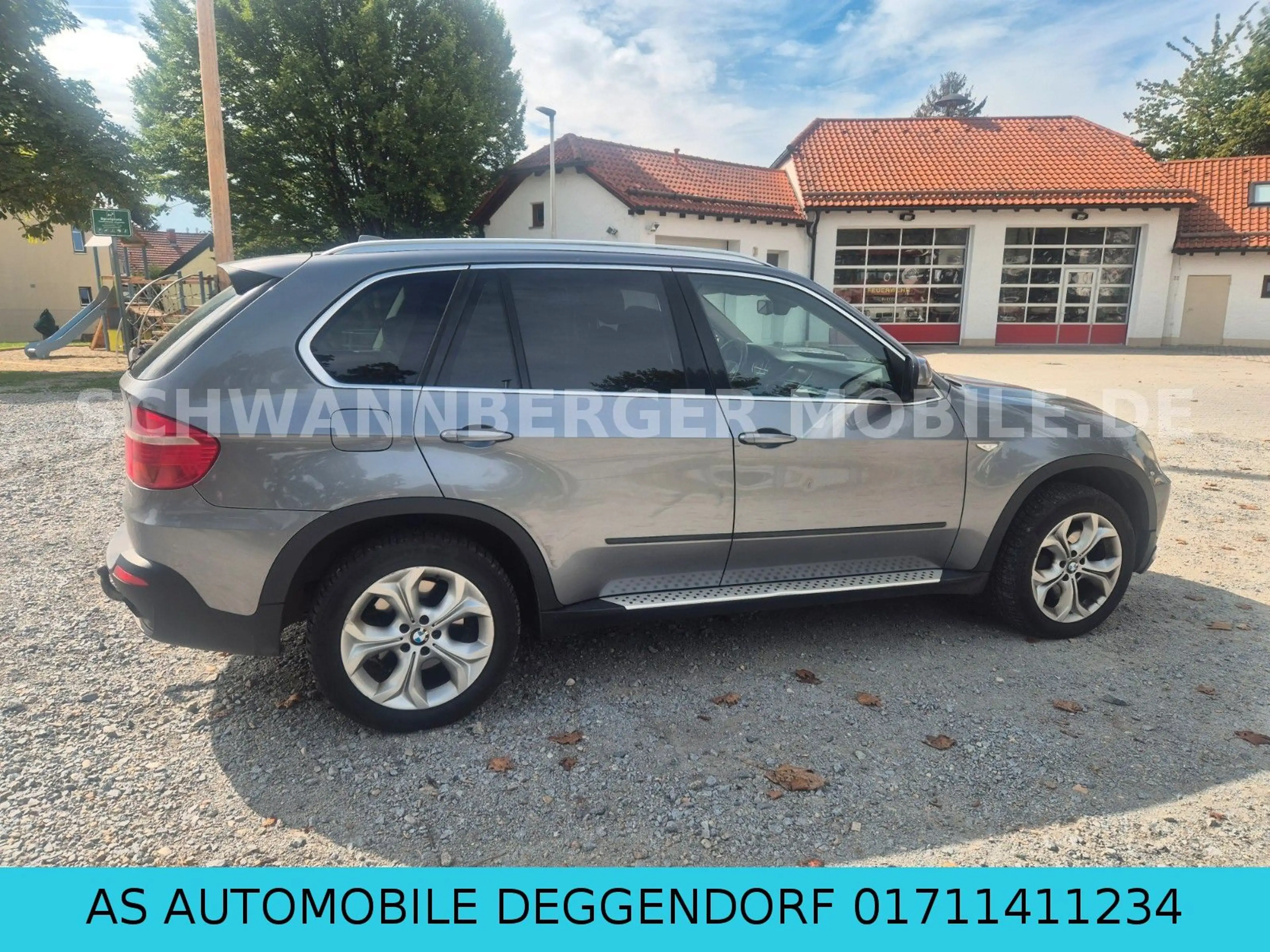 BMW X5 3.0 SD ALLRAD LEDER NAVI AHK XENON PANORAMA — photo 2