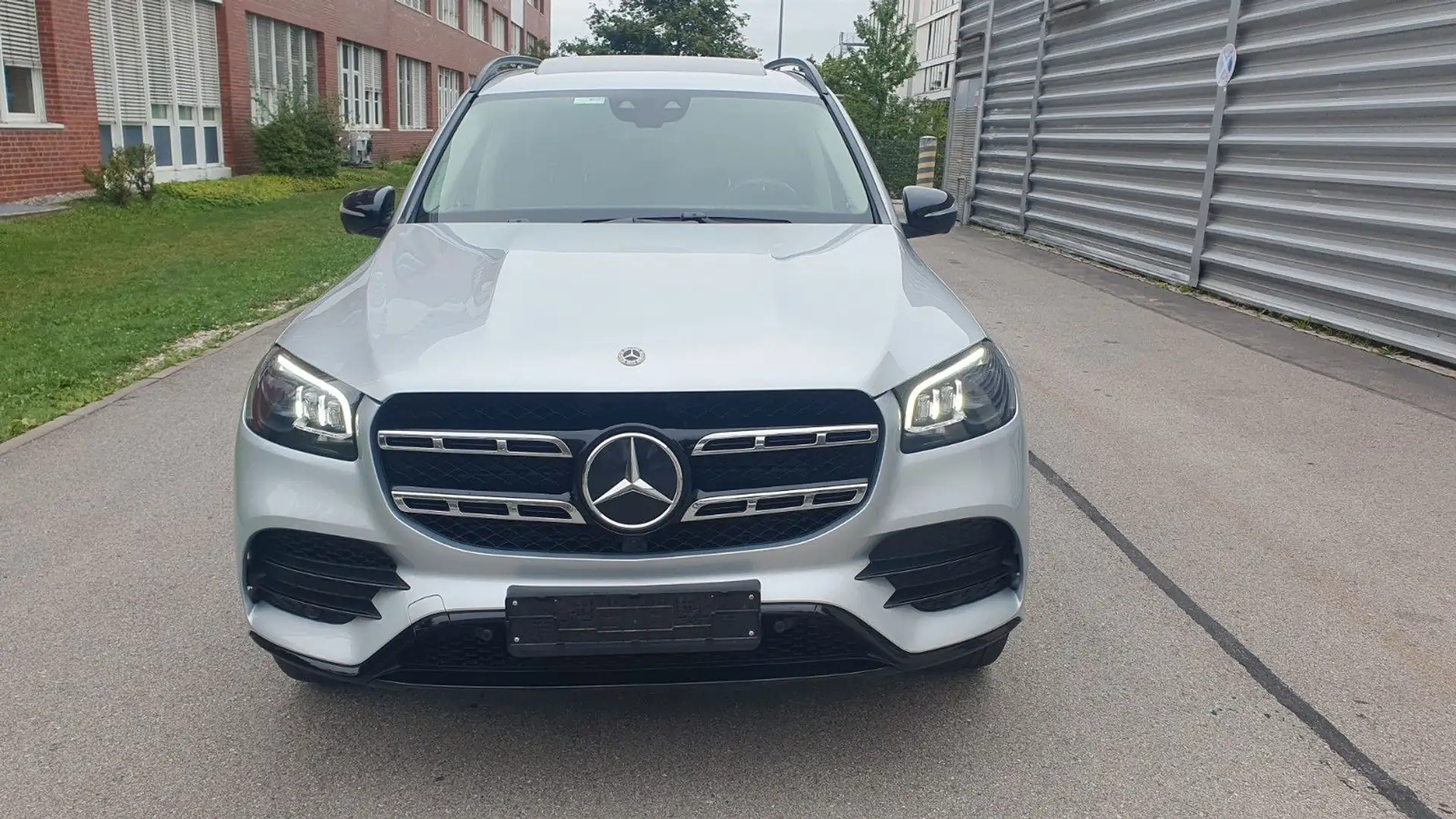 Mercedes-Benz GLS 350 d 4Matic AMG 22 Zoll Panorama 7 Sitze Argintiu - 2