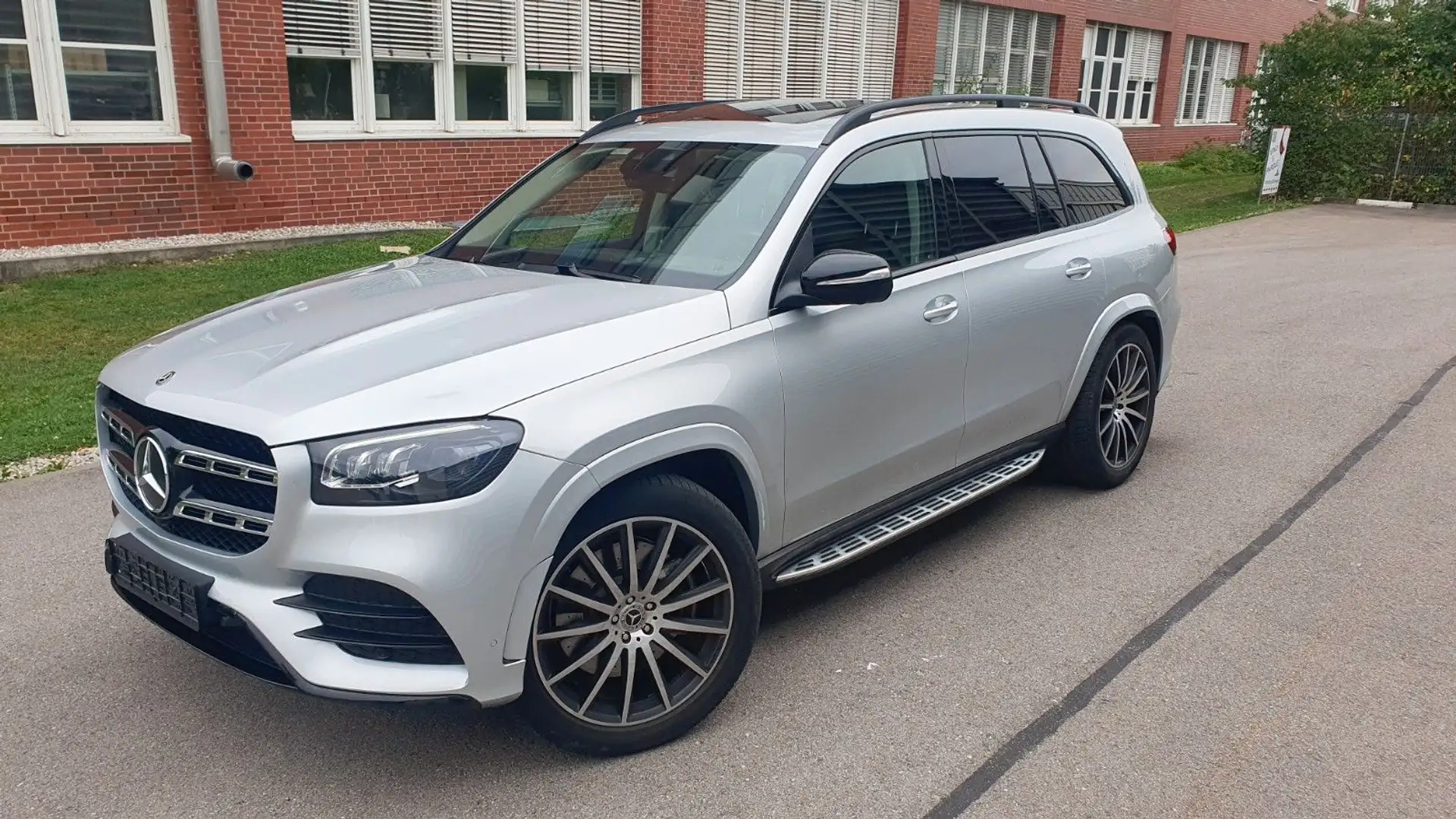 Mercedes-Benz GLS 350 d 4Matic AMG 22 Zoll Panorama 7 Sitze Argintiu - 1
