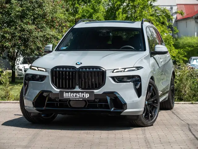 BMW X7 main image
