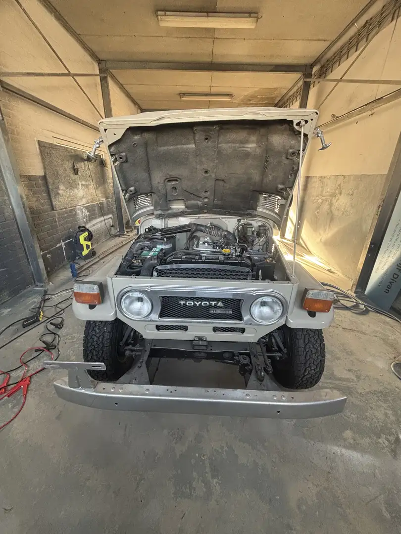 Toyota Land Cruiser KJ 73 Special - 1