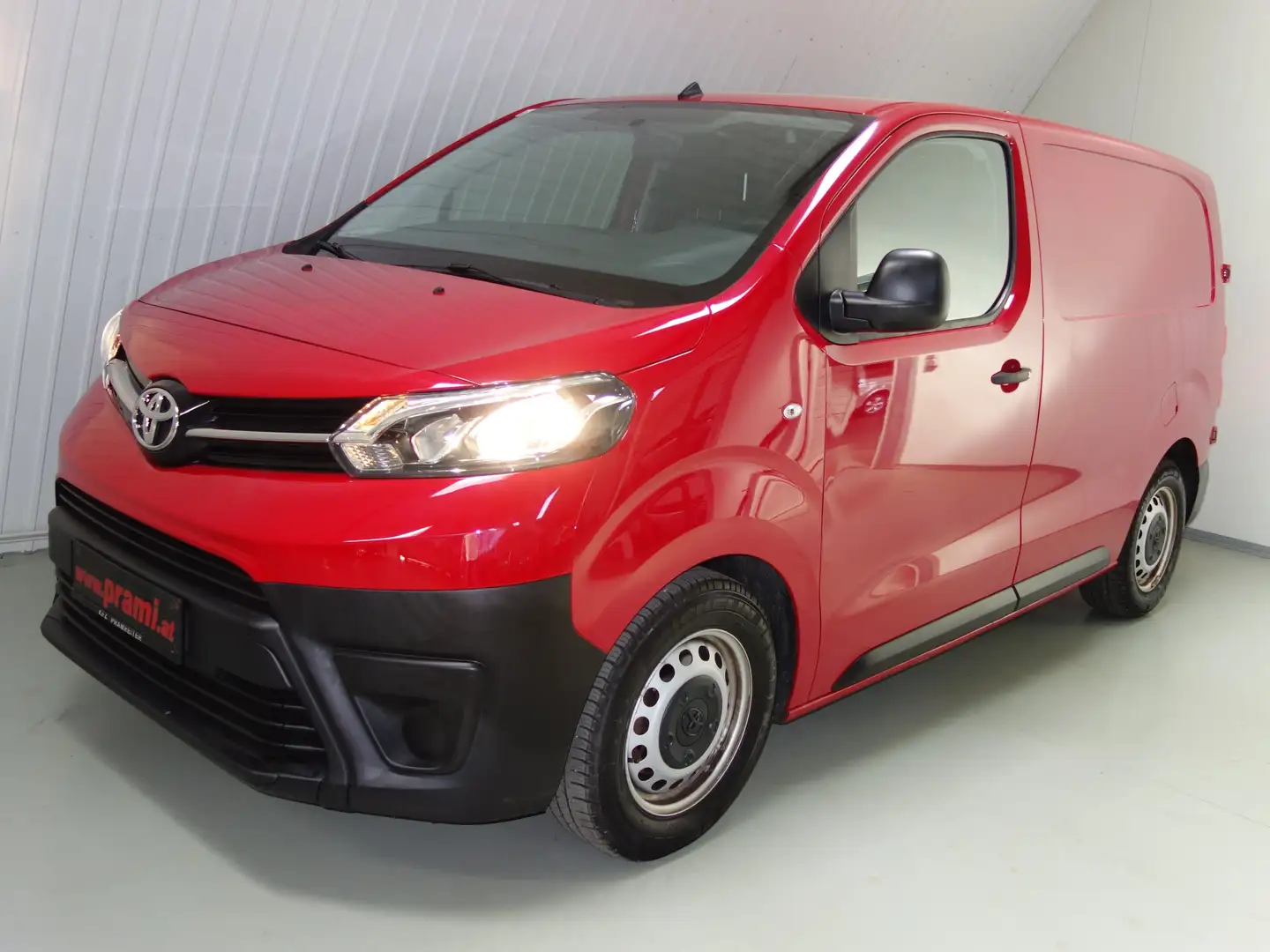 Toyota Proace Pro Ace 1,6 D-4D 90 Lo Compact Red - 1