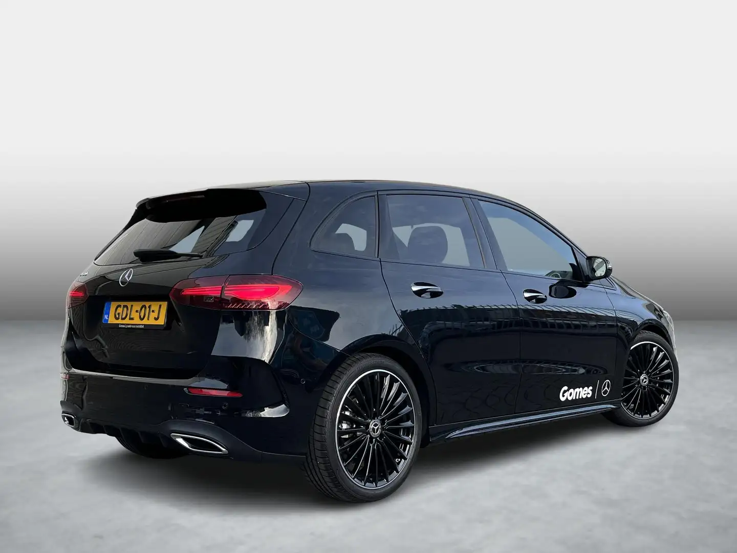 Mercedes-Benz B 180 AMG Line | Night Pakket | Panoramadak | Dodehoekas Schwarz - 2