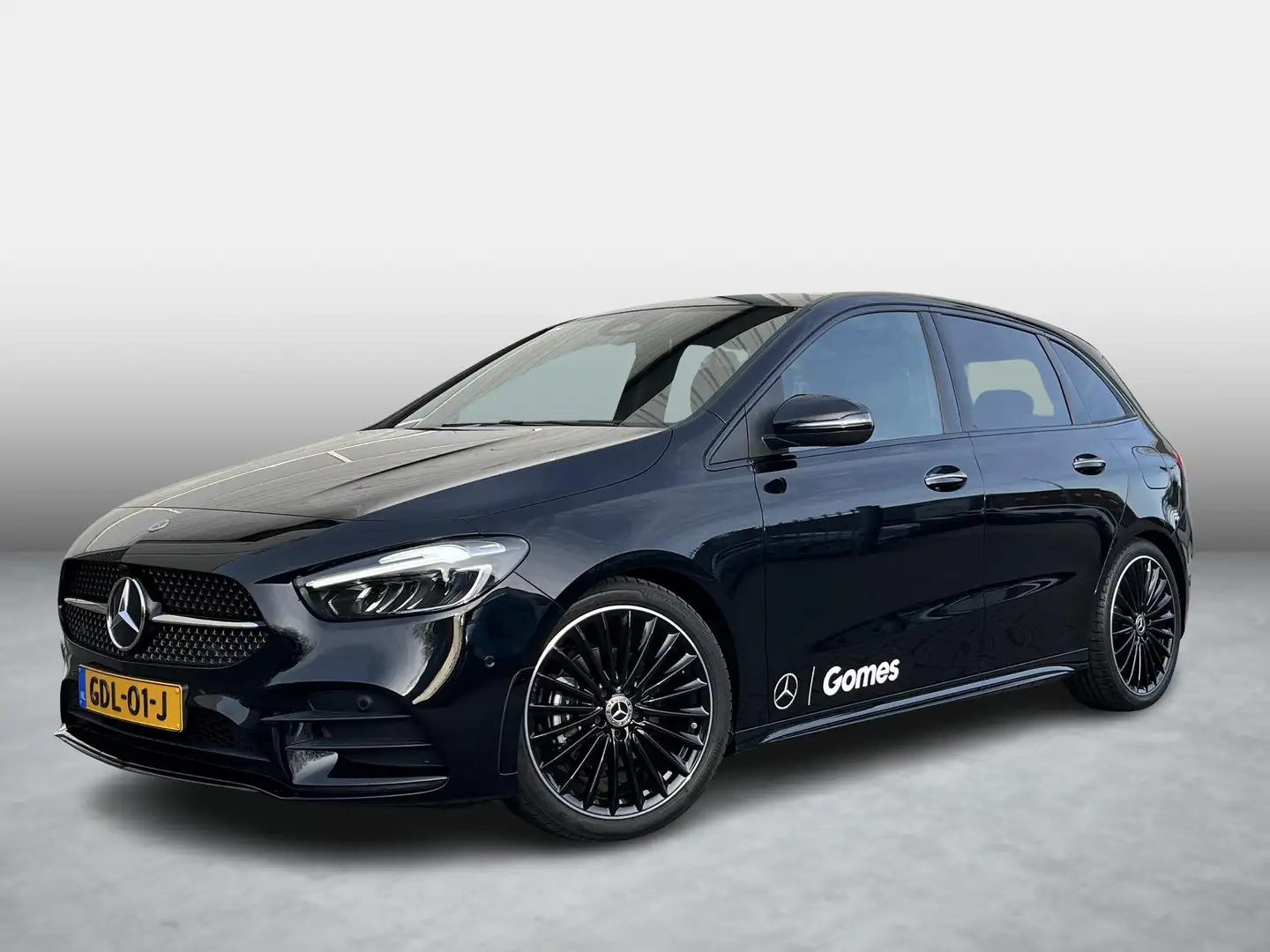 Mercedes-Benz B 180 AMG Line | Night Pakket | Panoramadak | Dodehoekas Schwarz - 1
