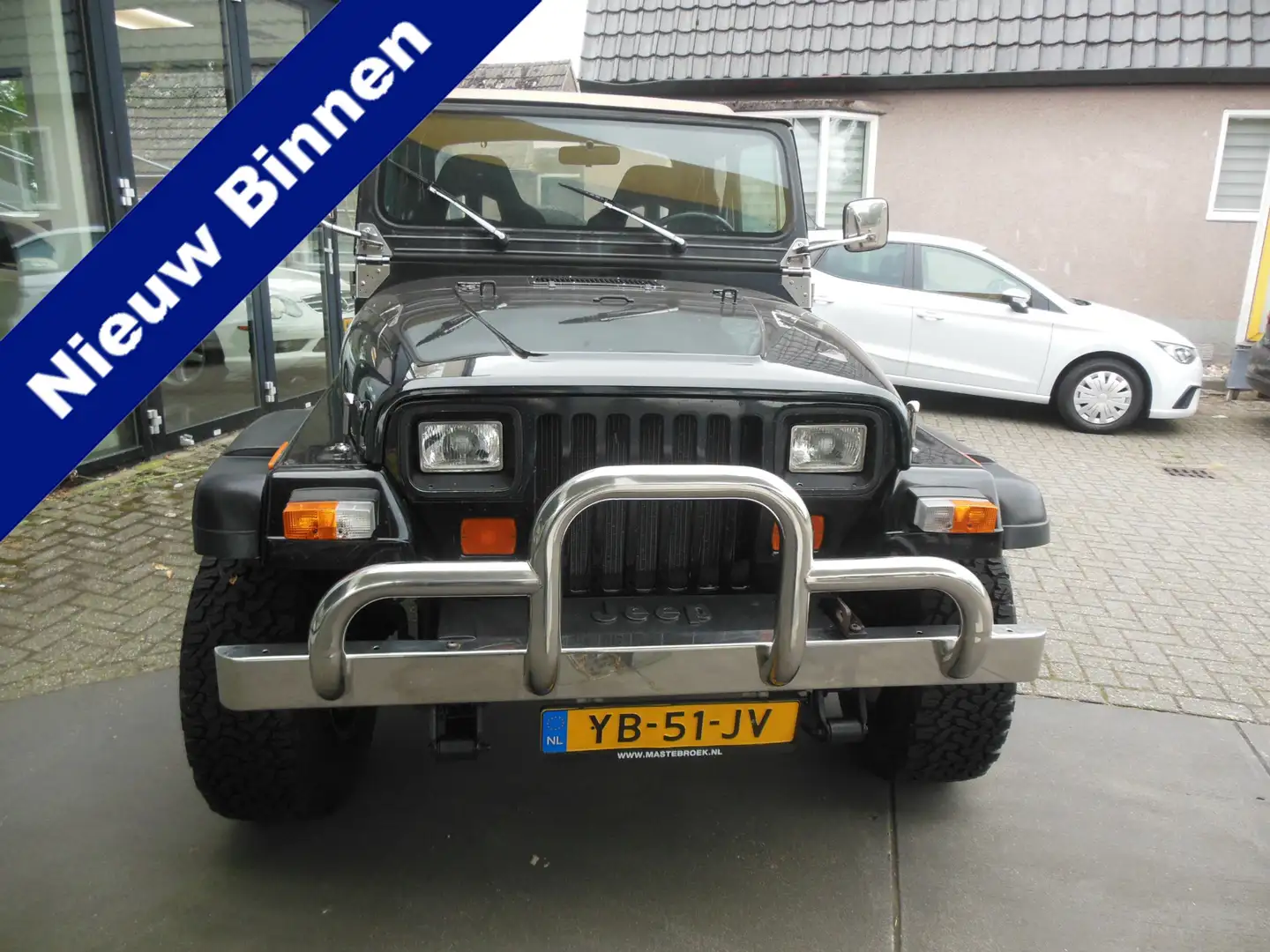 Jeep Wrangler 2.5 Hardtop Staat in de Krim Zwart - 1