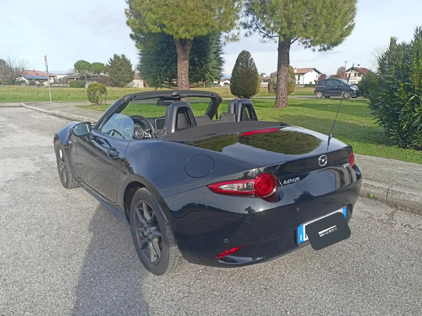 Mazda MX-5 SKYACTIV-G 131 Exclusive-Line - 2
