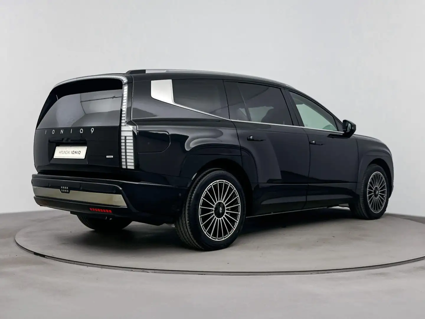 Hyundai IONIQ 9 Lounge AWD 7p. 110.3 kWh | Nieuw | Snel leverbaar Zwart - 2