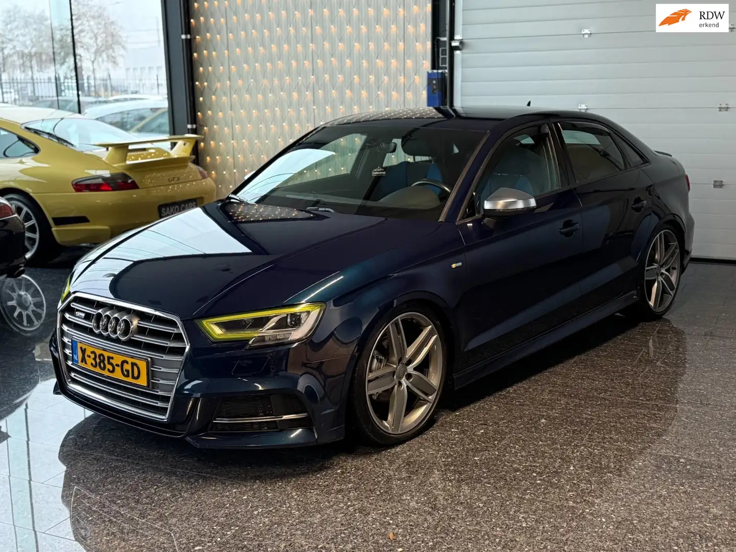 Audi A3 Limousine 1.5 TFSI CoD Sport S Line Edition 2018 S Blau - 1