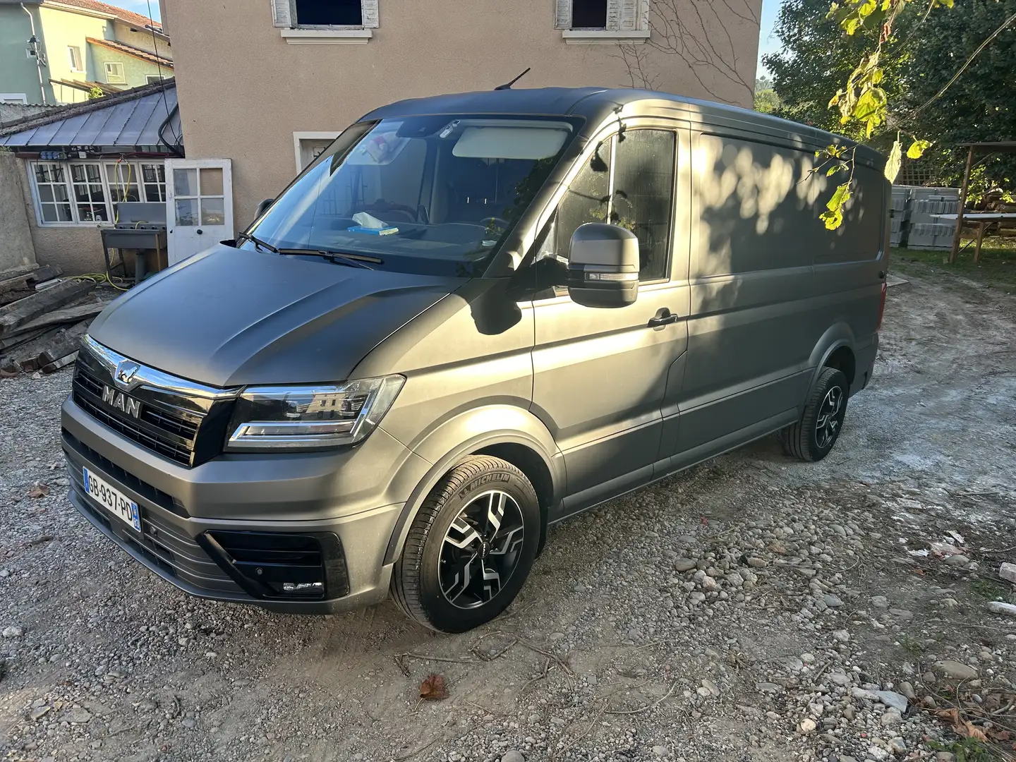 MAN TGE TGE FOURGON 2180 3.0T BVA8 TOIT SURELEVE Gris - 1