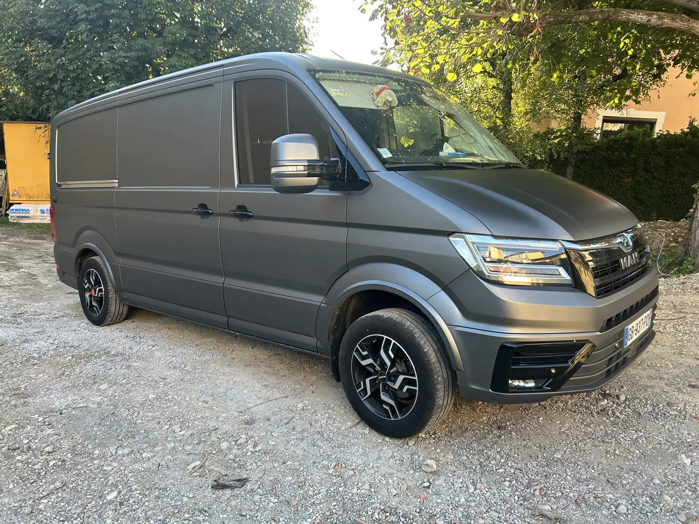 MAN TGE TGE FOURGON 2180 3.0T BVA8 TOIT SURELEVE Gris - 2