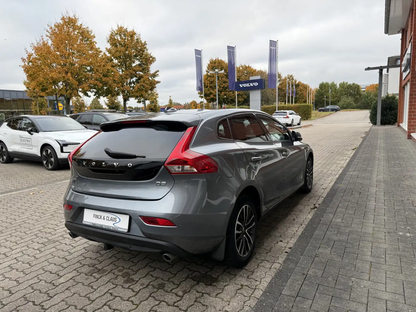 Volvo V40 D2 Momentum Gris - 2