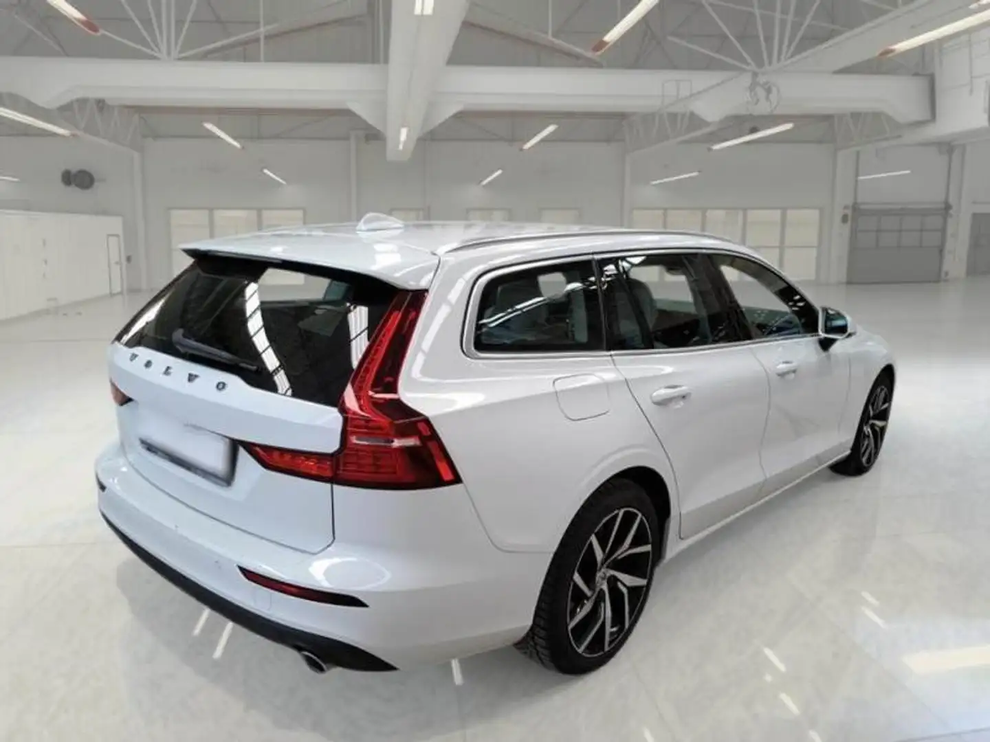 Volvo V60 D3 Geartronic Momentum Business Pro Bianco - 2