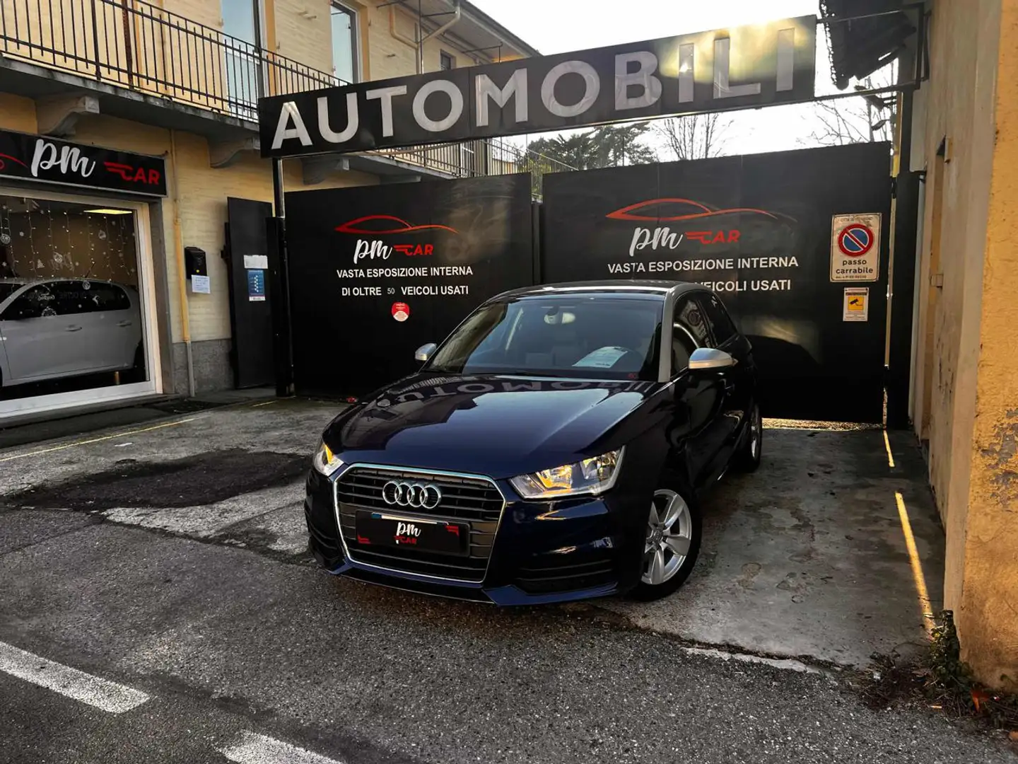 Audi A1 SPB 1.0 82 CV TFSI Bleu - 1