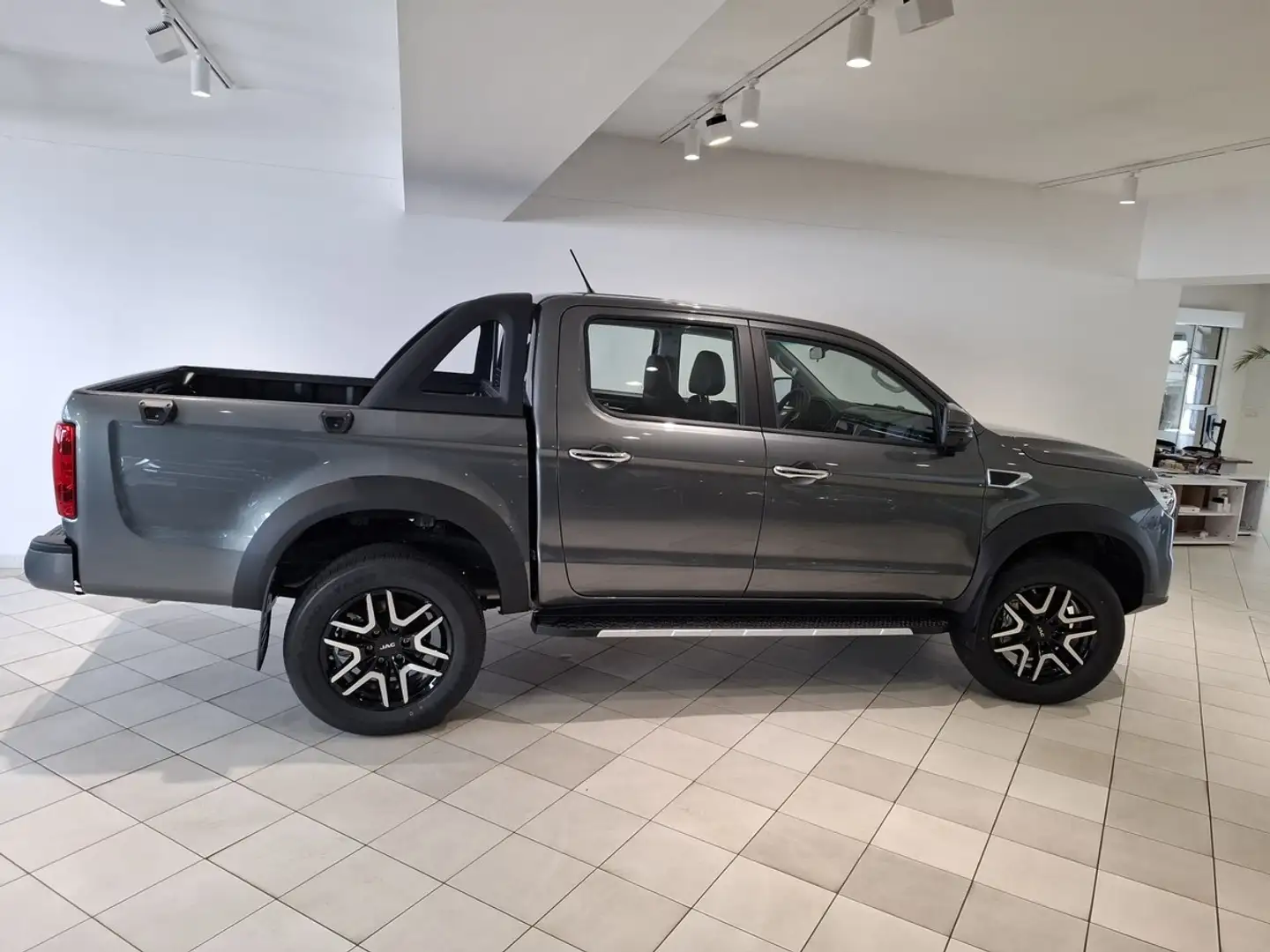 JAC Sonstige T8 4x4 2.4L MT Doka 8 Pro Grau - 2