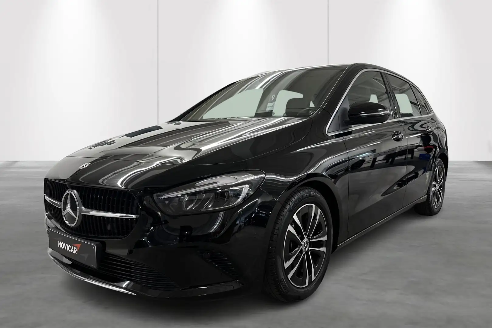 Mercedes-Benz B 180 B Business Line Zwart - 1