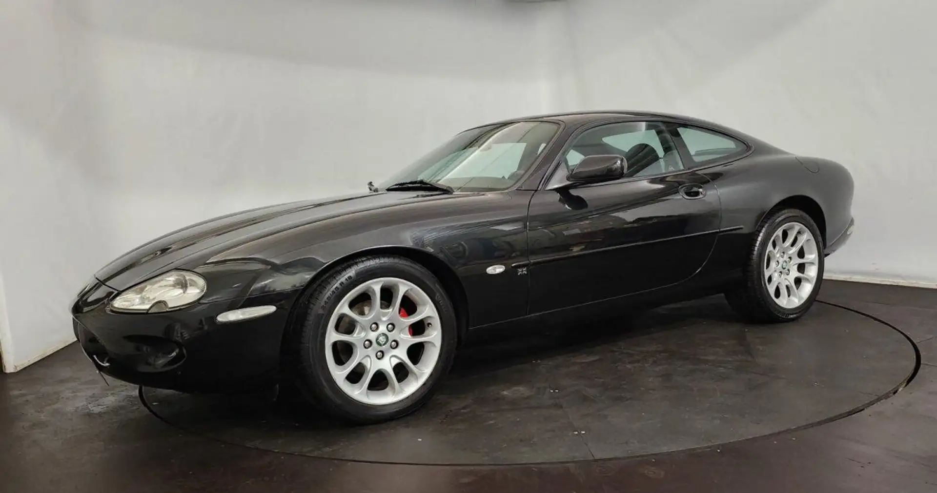 Jaguar XK8 Negro - 2