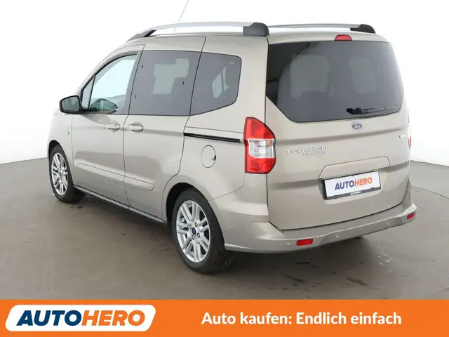 Ford Tourneo Courier view 4