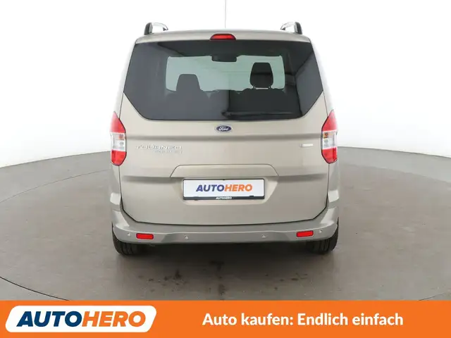 Ford Tourneo Courier view 5