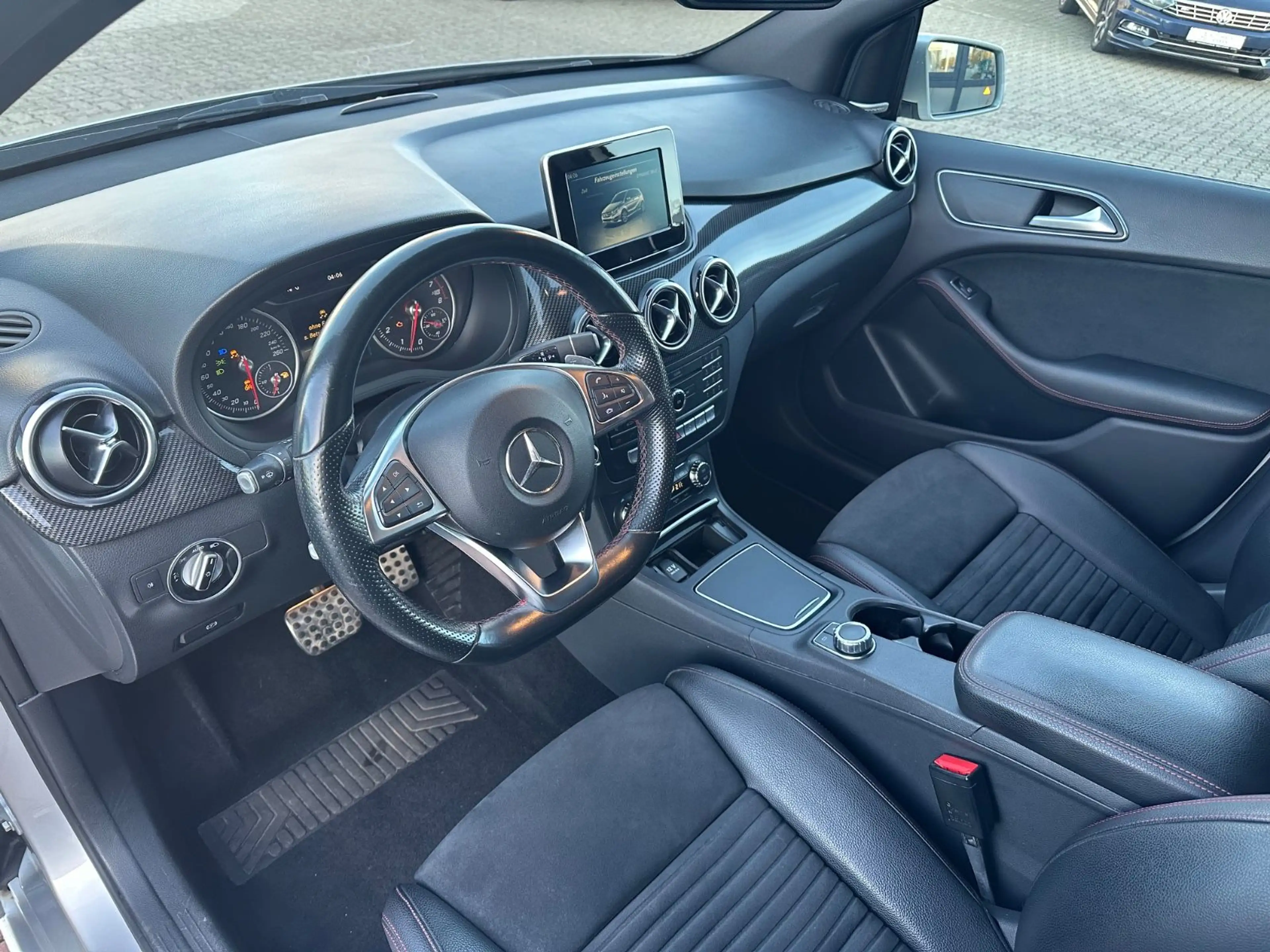 Mercedes-Benz B 250 CGI AMG-LINE*LED*NAVI*HARMAN-KARDON* — photo 15