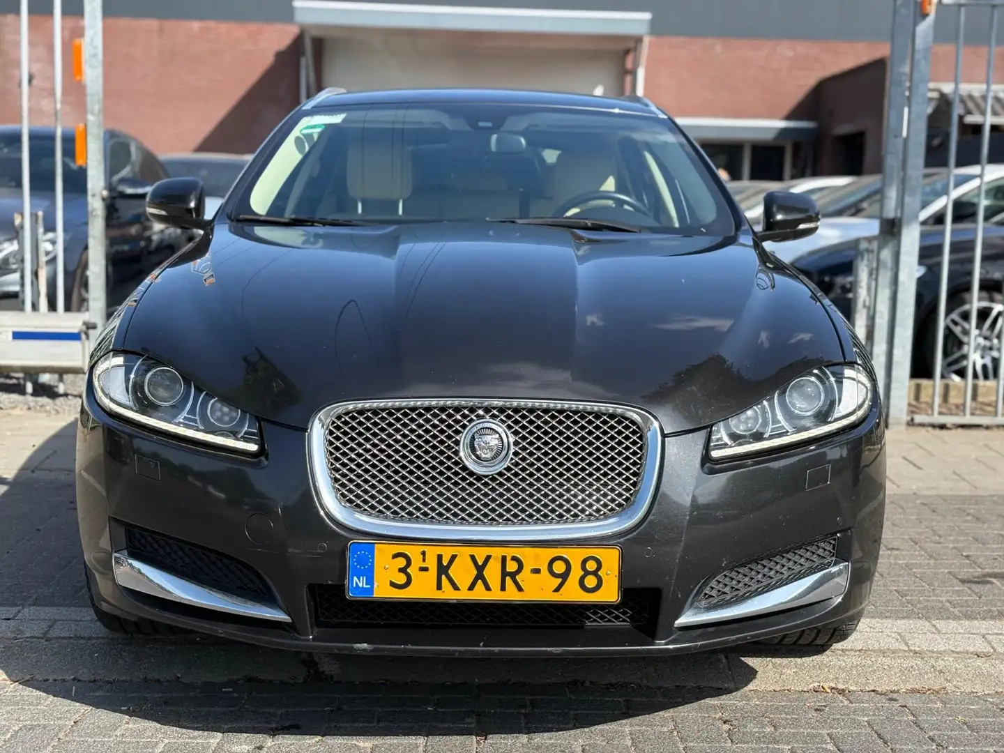 Jaguar XF Sportbrake 2.2D Premium Business Edition | exportp Gris - 2
