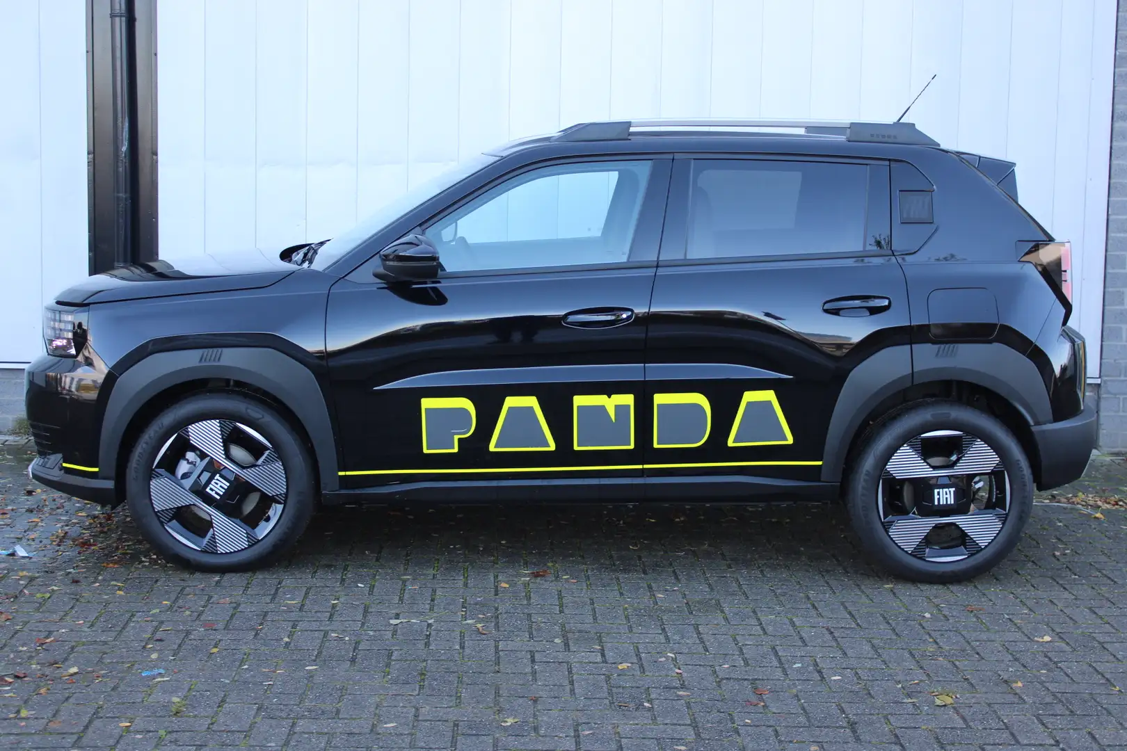 Fiat Grande Panda 1.2 Hybrid La Prima | Achteruitrijcamera | Airco ( Noir - 2