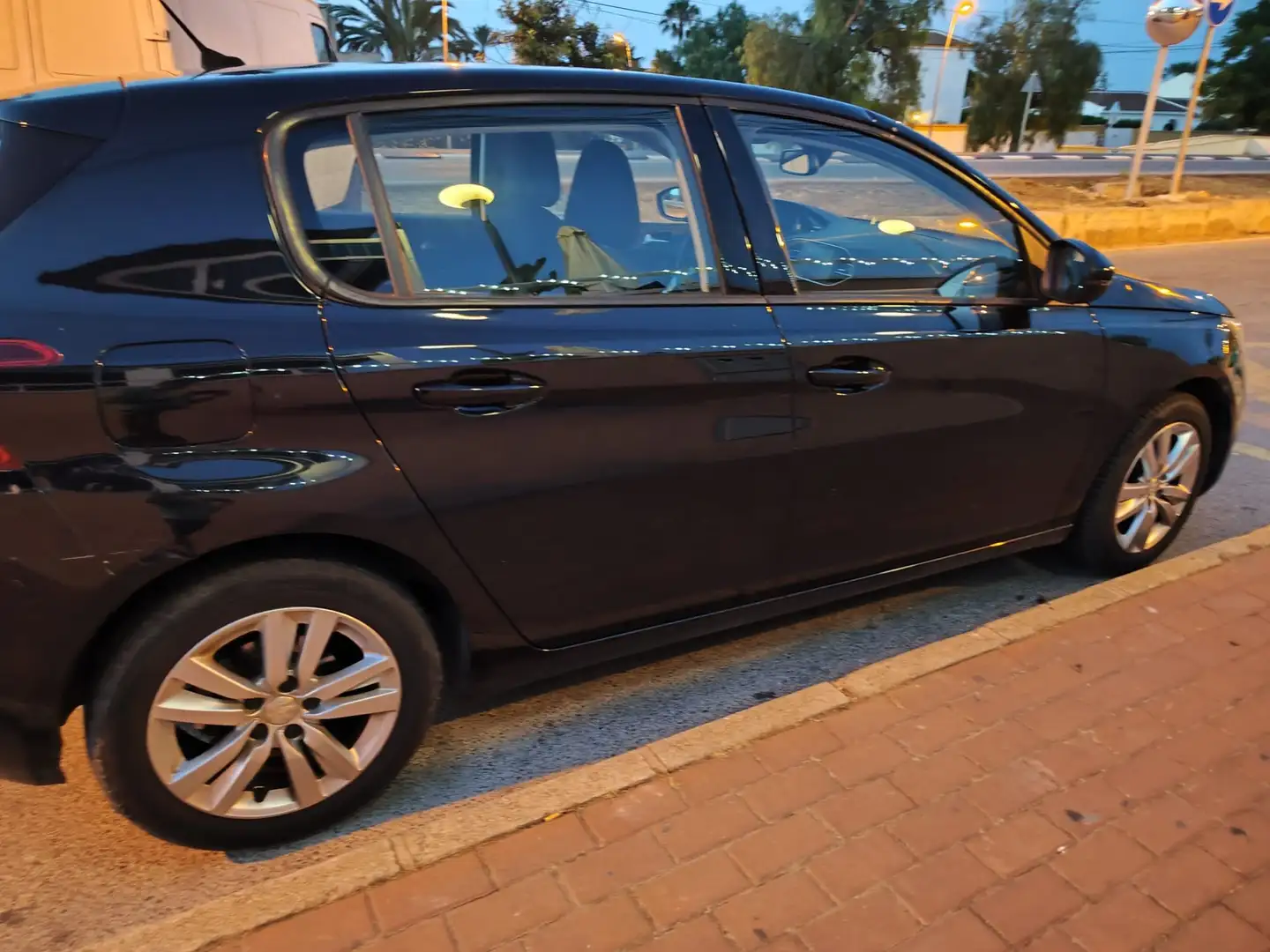 Peugeot 308 308 SW 1.2 PureTech S active 130 6 manual Negro - 2