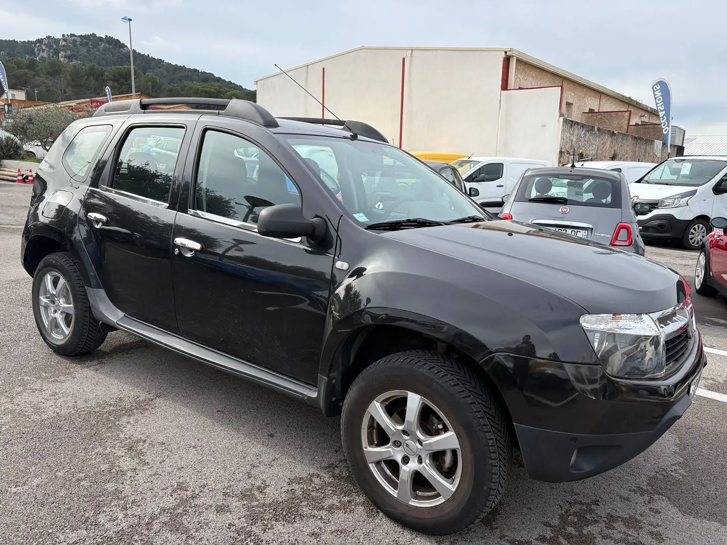 Dacia Duster 1.5 dCi 90 FAP Lauréate 4x2 Noir - 2