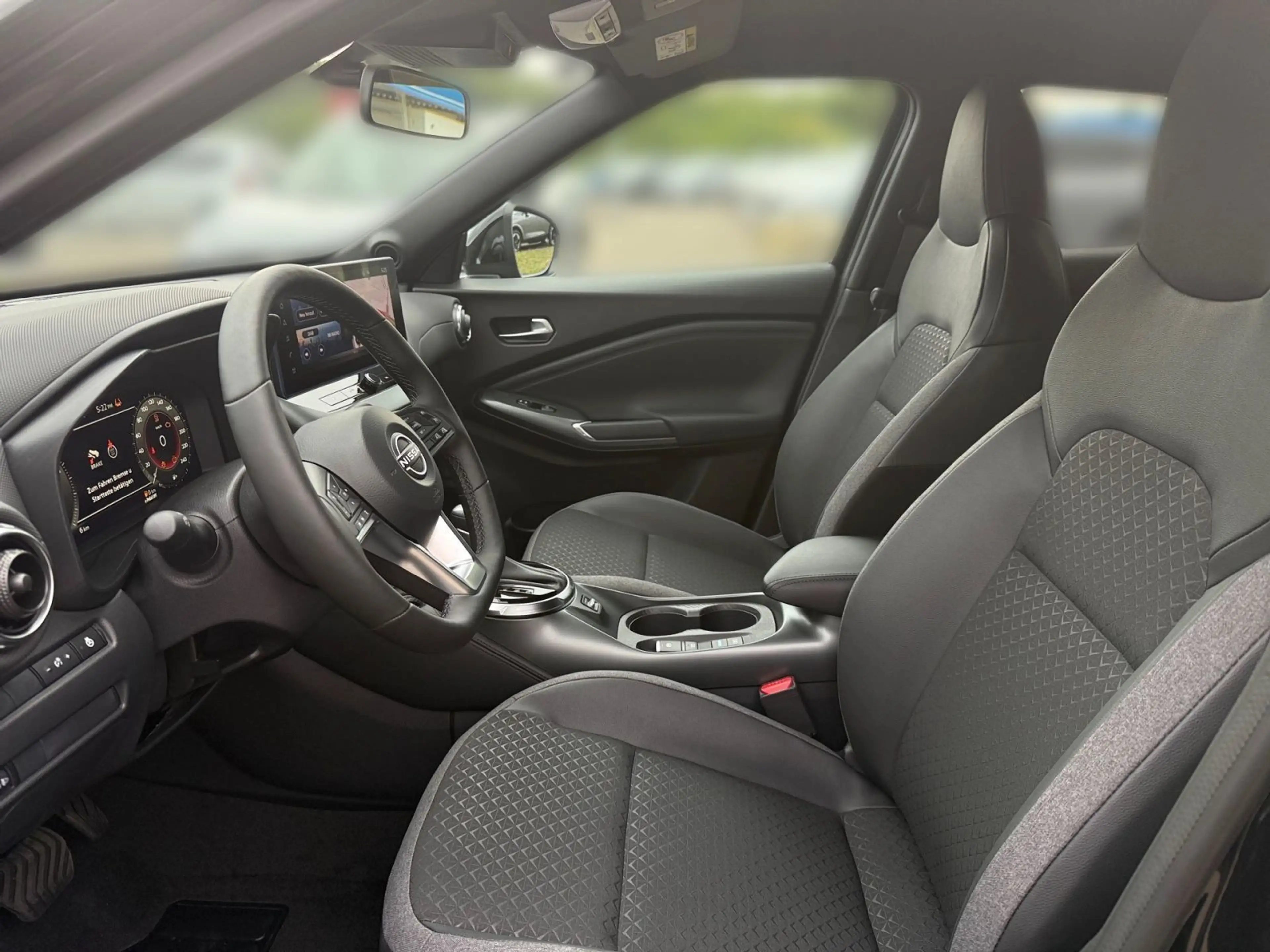 Nissan Juke Hybrid 143PS N-Connecta mit Winterpaket — photo 9