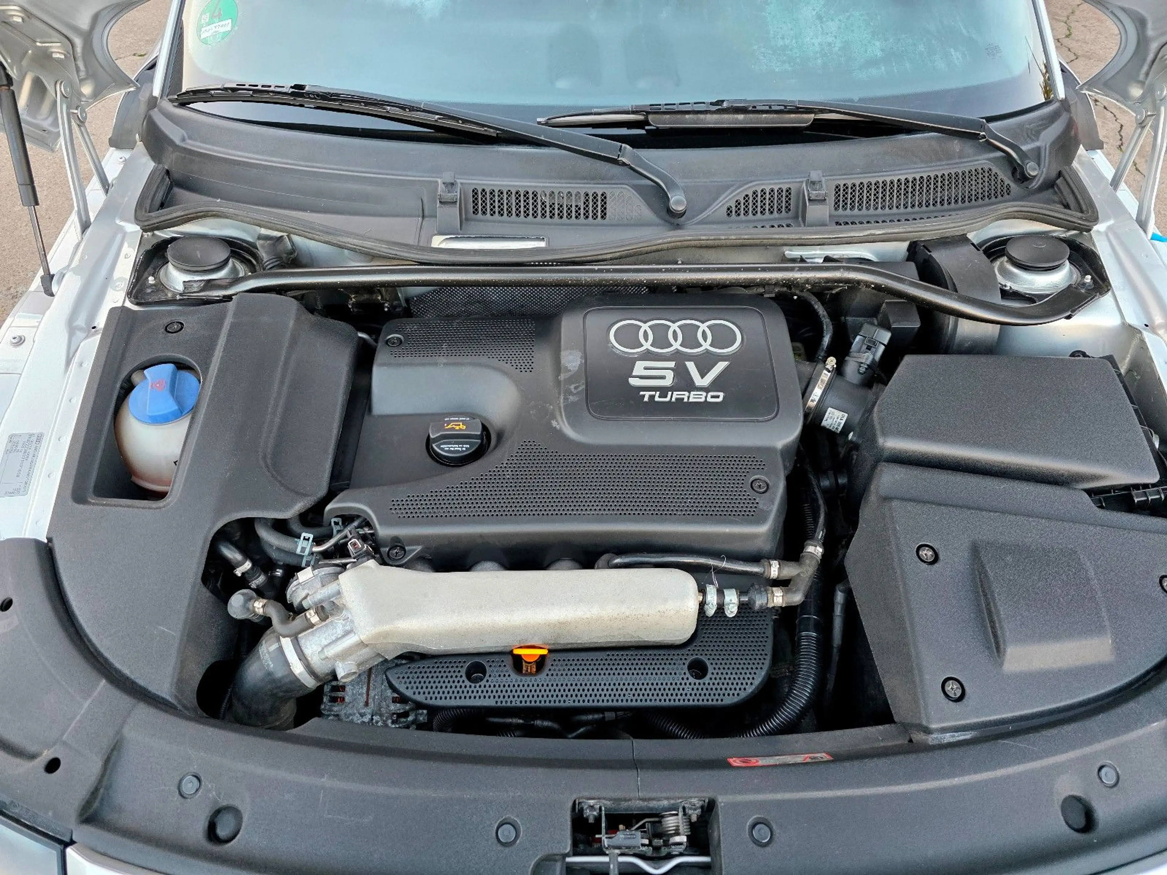 Audi TT 1.8 T/Leder/Zahnriemen und Tüv neu ! — photo 15