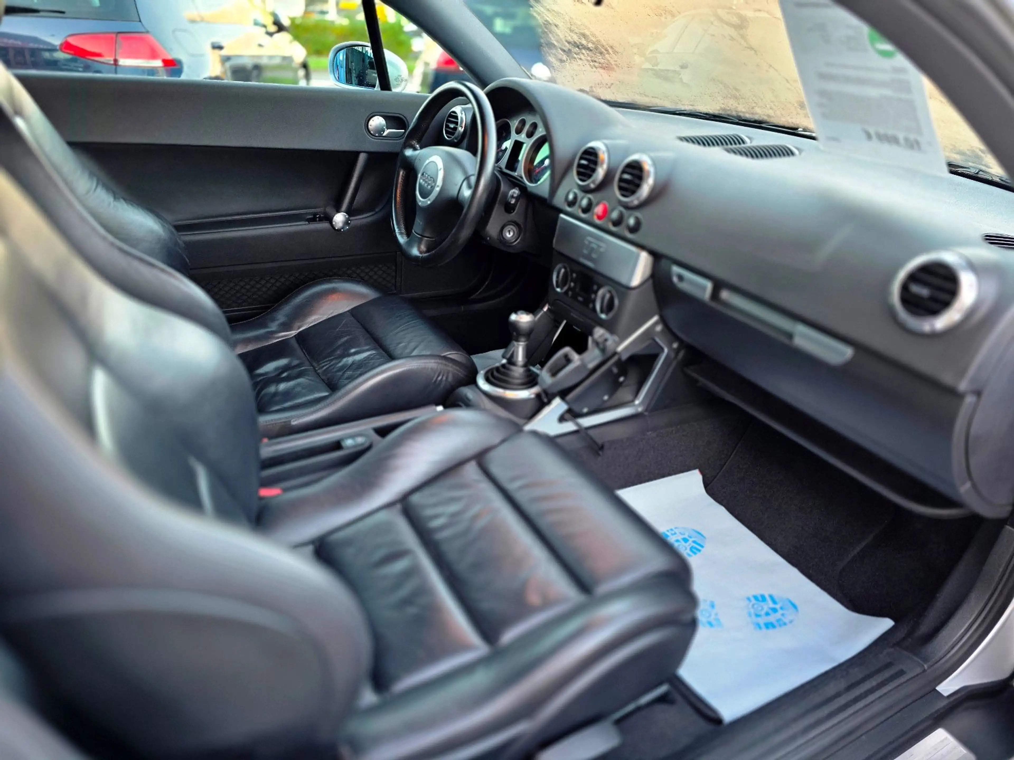 Audi TT 1.8 T/Leder/Zahnriemen und Tüv neu ! — photo 9