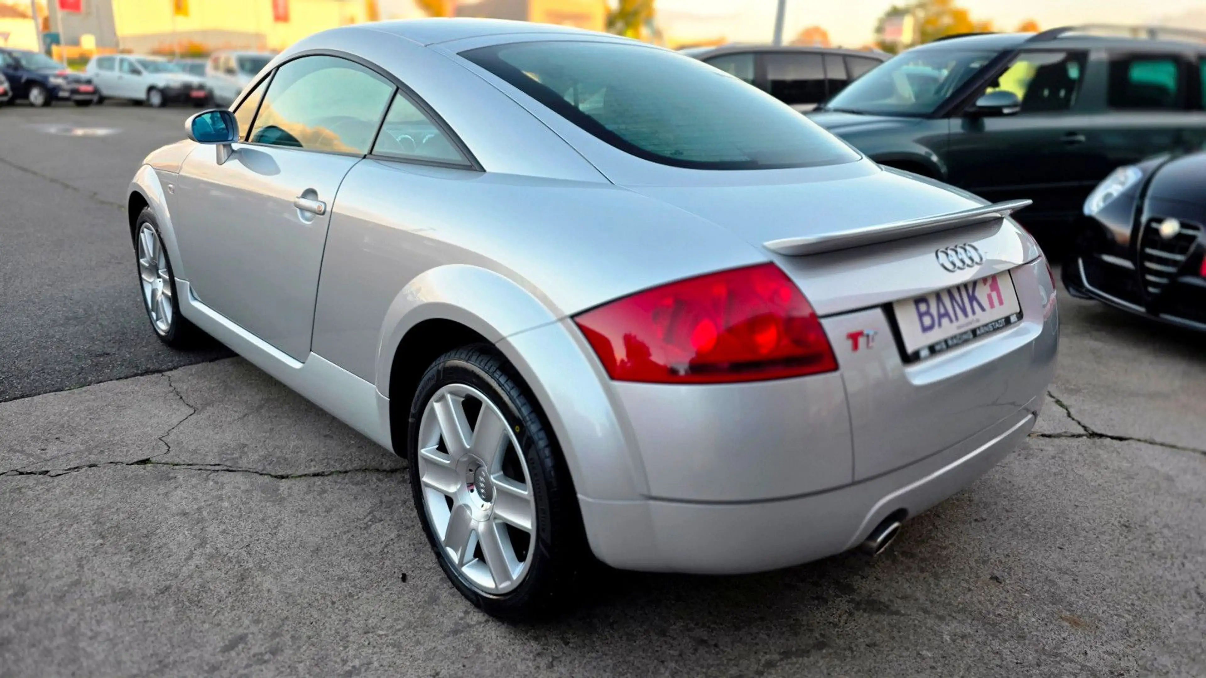 Audi TT 1.8 T/Leder/Zahnriemen und Tüv neu ! — photo 7