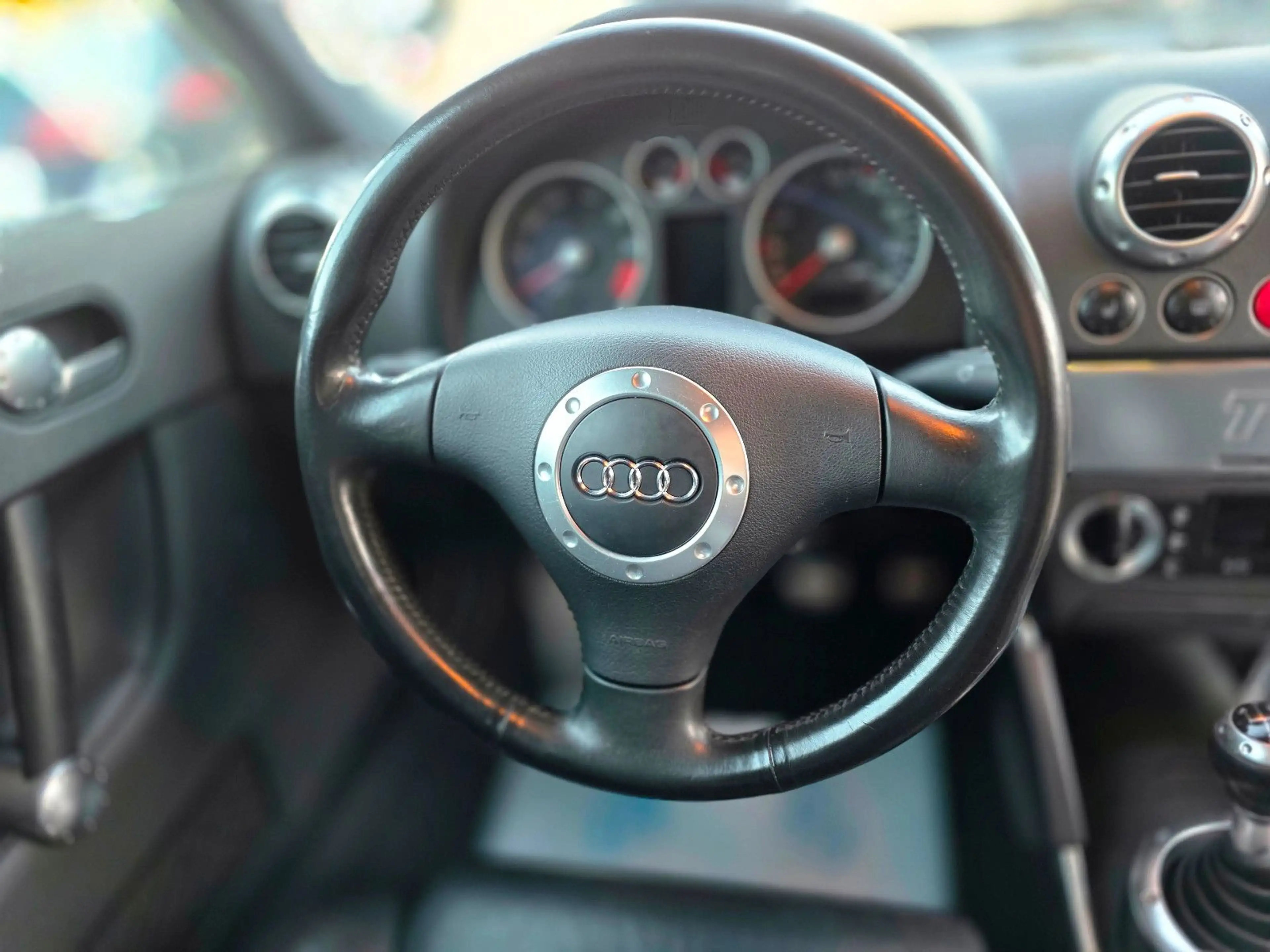 Audi TT 1.8 T/Leder/Zahnriemen und Tüv neu ! — photo 14