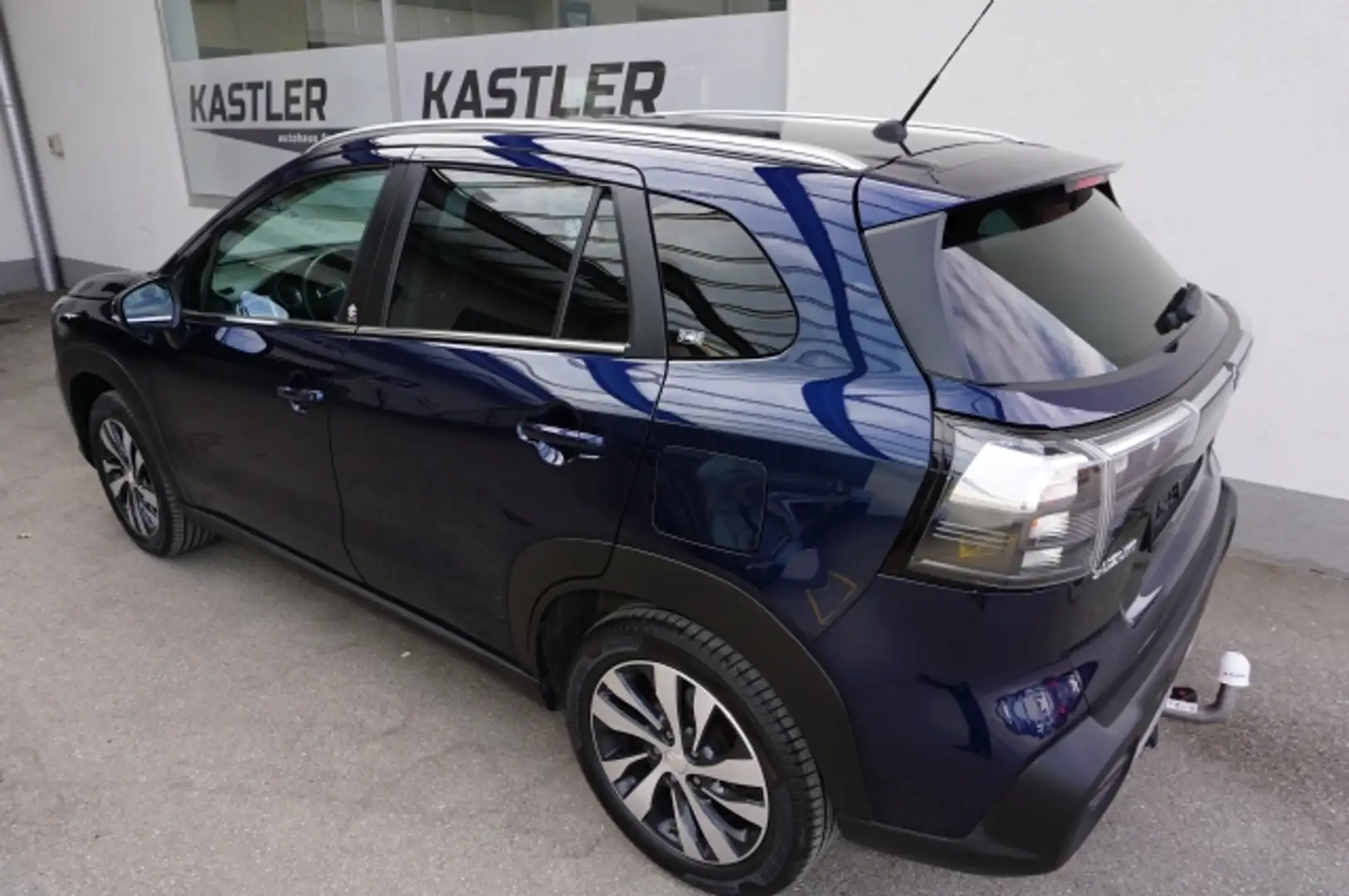 Suzuki SX4 S-Cross Suzuki S-Cross 4x4  Hybrid flash Automatik Blau - 2