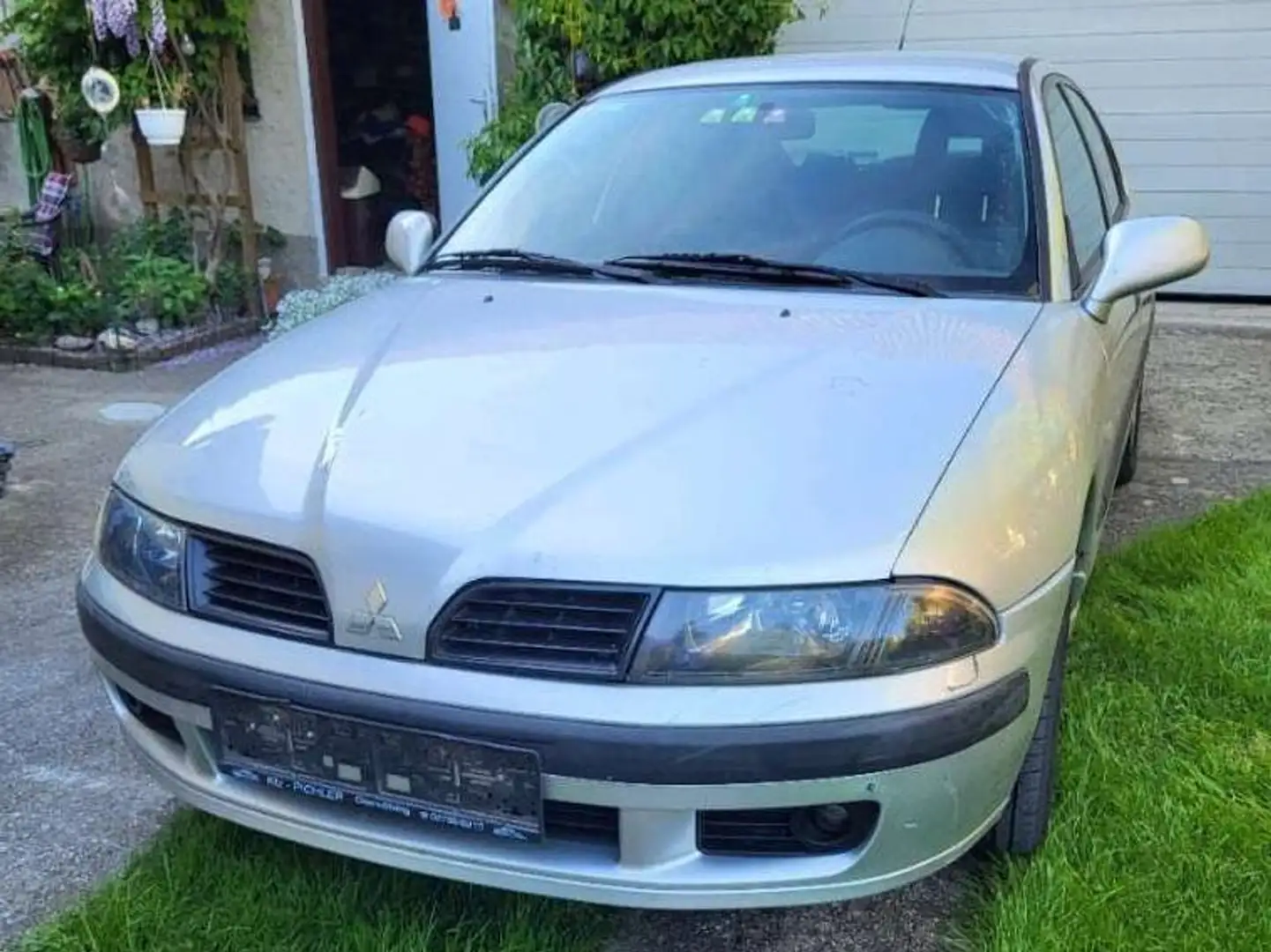 Mitsubishi Carisma Carisma 1,9 Classic DI-D Classic Silber - 1