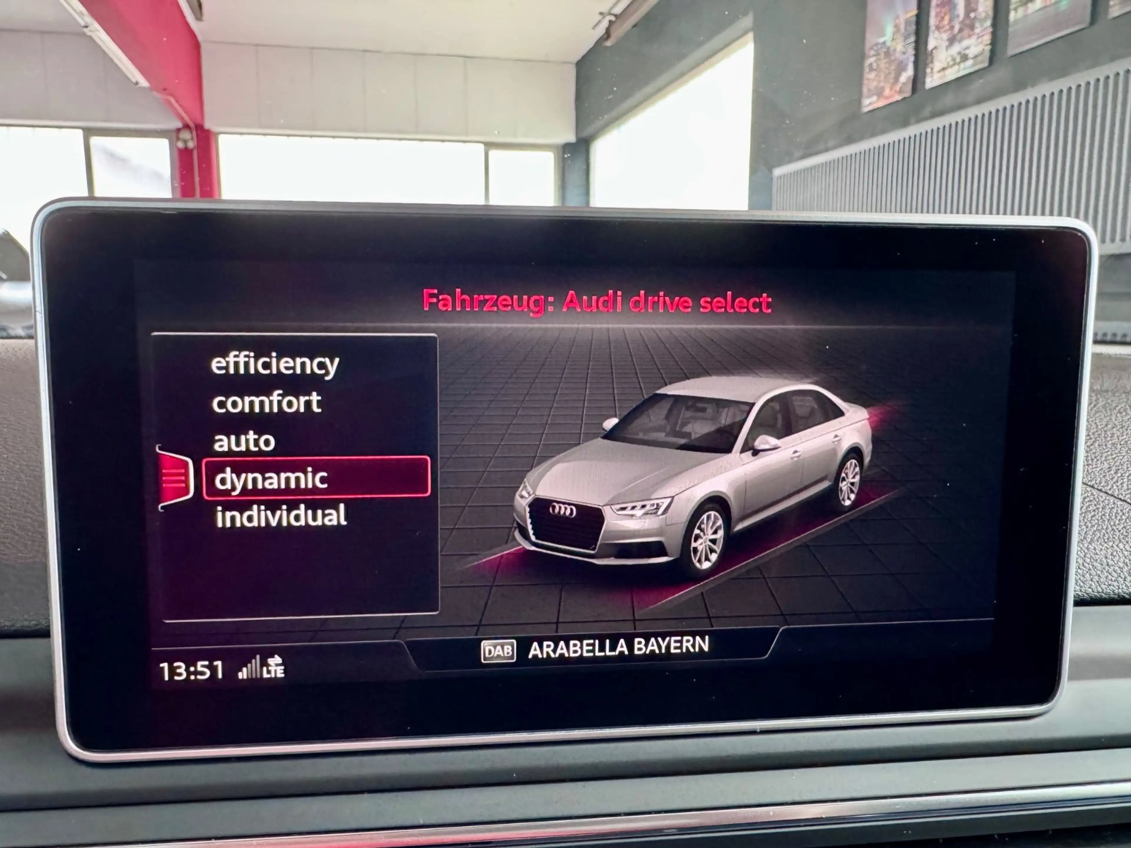 Audi S4 Lim. 3.0TFSI EU ACC 360°B&O Virtual Matrix 19 — photo 15