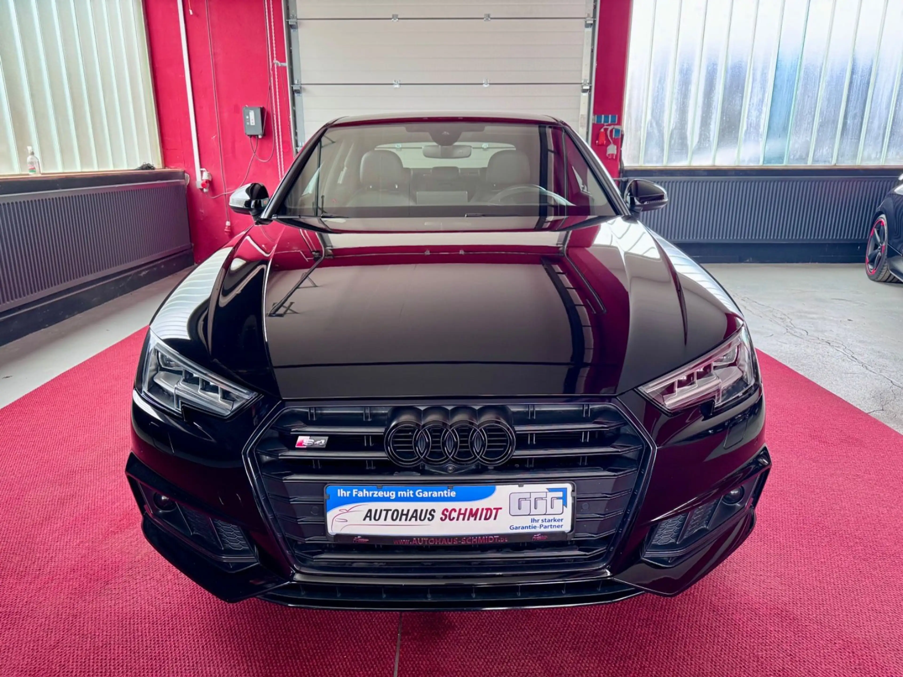 Audi S4 Lim. 3.0TFSI EU ACC 360°B&O Virtual Matrix 19 — photo 4