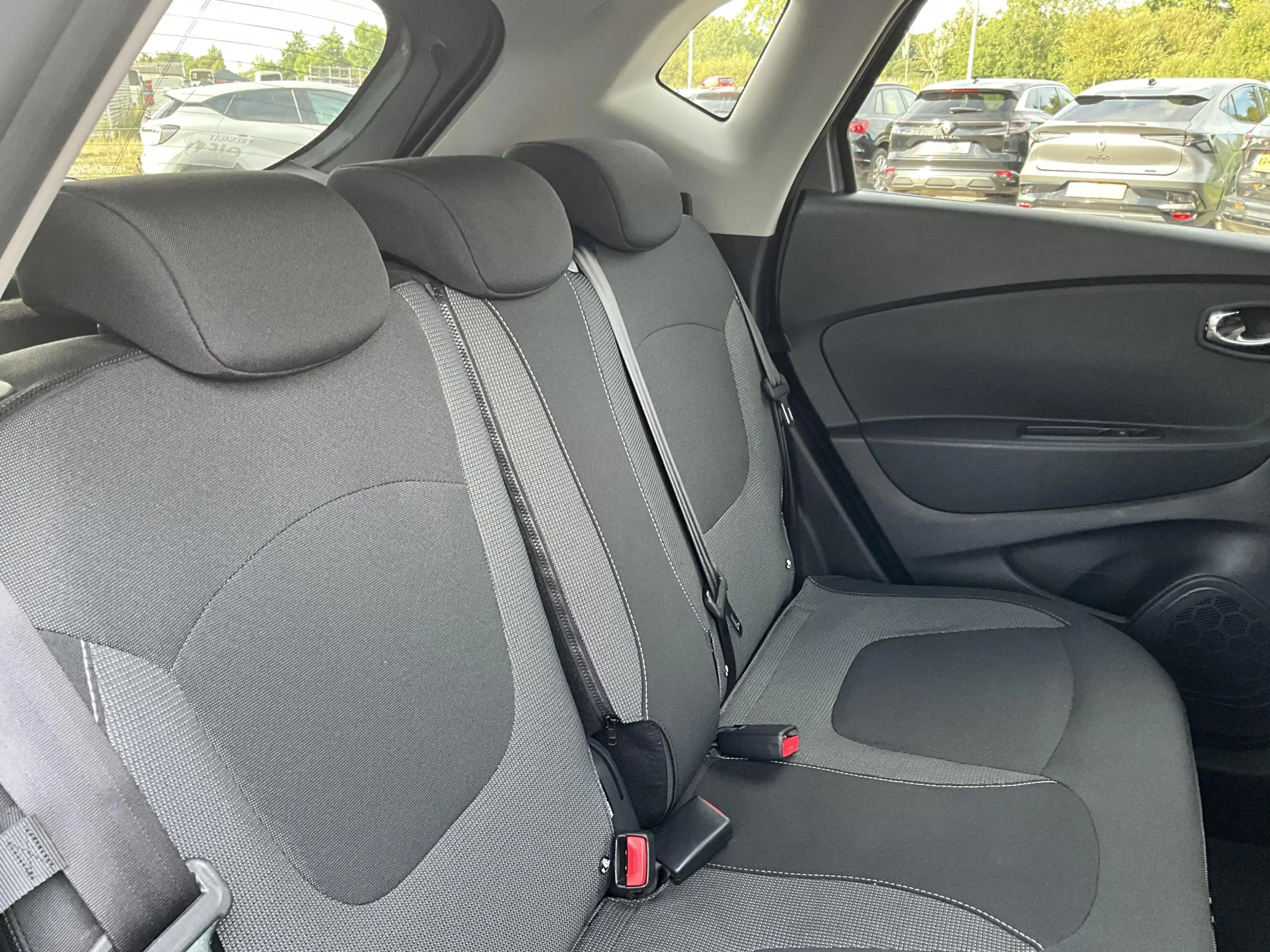 Renault Captur 0.9 TCe Dynamique — photo 21