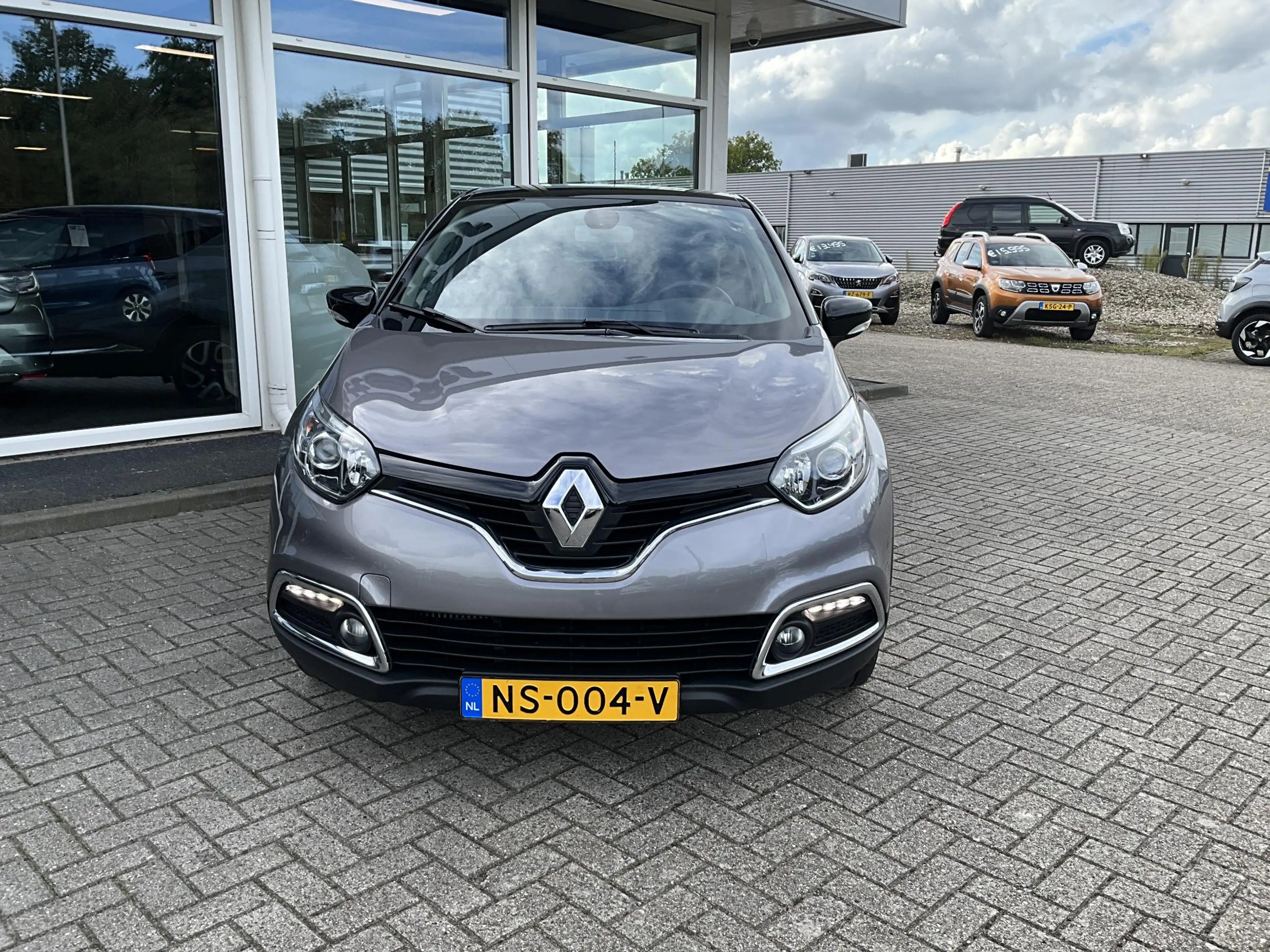 Renault Captur 0.9 TCe Dynamique — photo 2