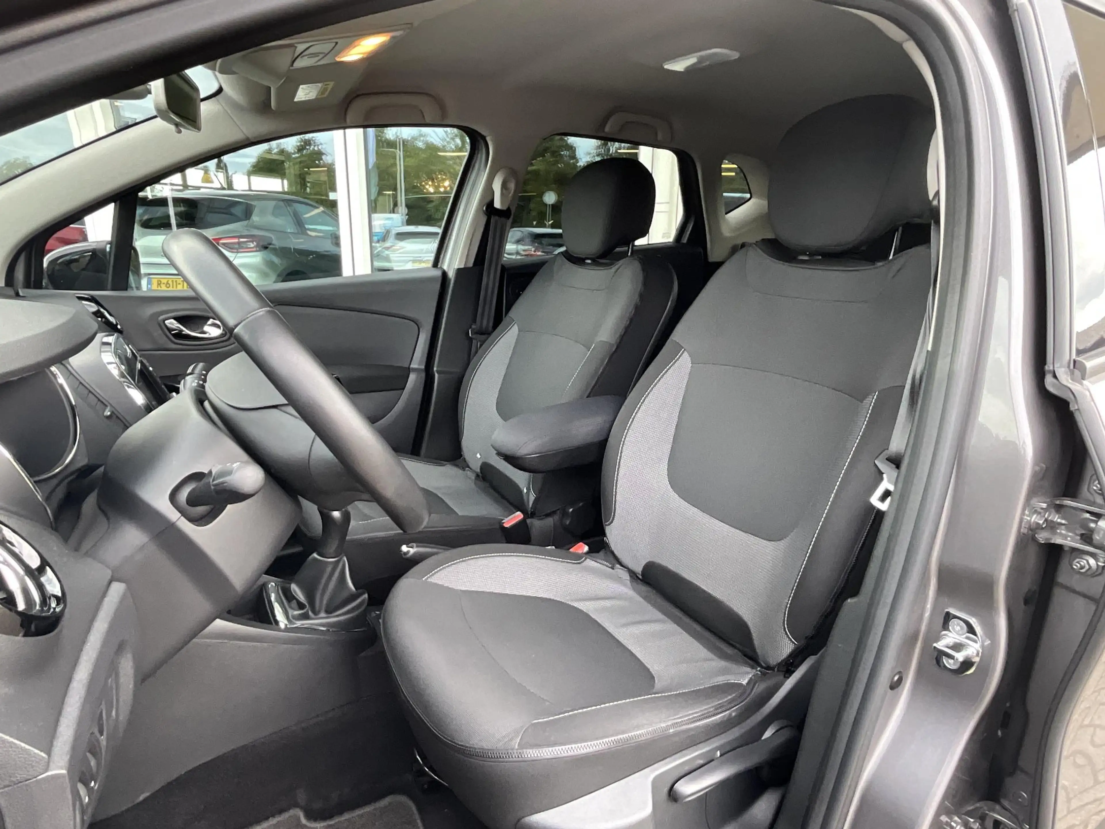 Renault Captur 0.9 TCe Dynamique — photo 8
