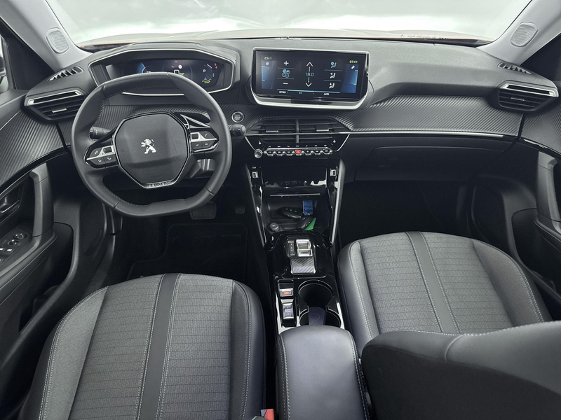 Peugeot e-2008 SUV EV 136 pk 50 kWh Allure | Camera | Voorstoelen — photo 8