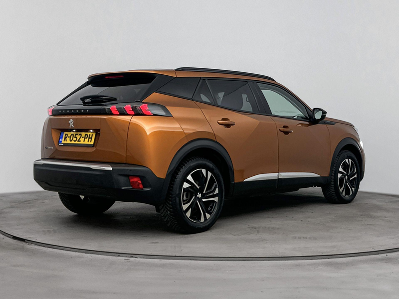 Peugeot e-2008 SUV EV 136 pk 50 kWh Allure | Camera | Voorstoelen — photo 11