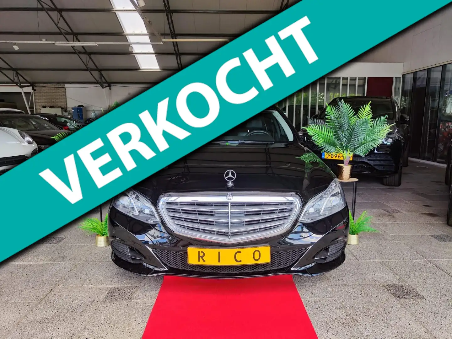 Mercedes-Benz E 220 CDI AUTOMAAT FACELIFT 2014 FULL! Negru - 1