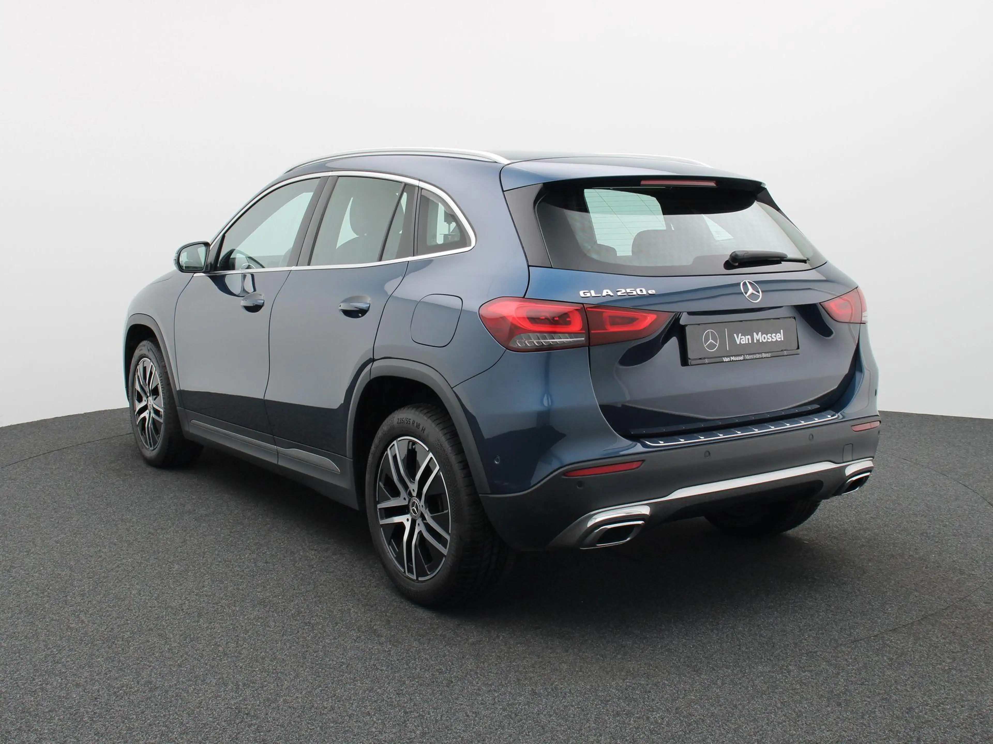 Mercedes-Benz GLA 250 e Business Line + LEDER + CAMERA + 1Y USED GARANTI — photo 2