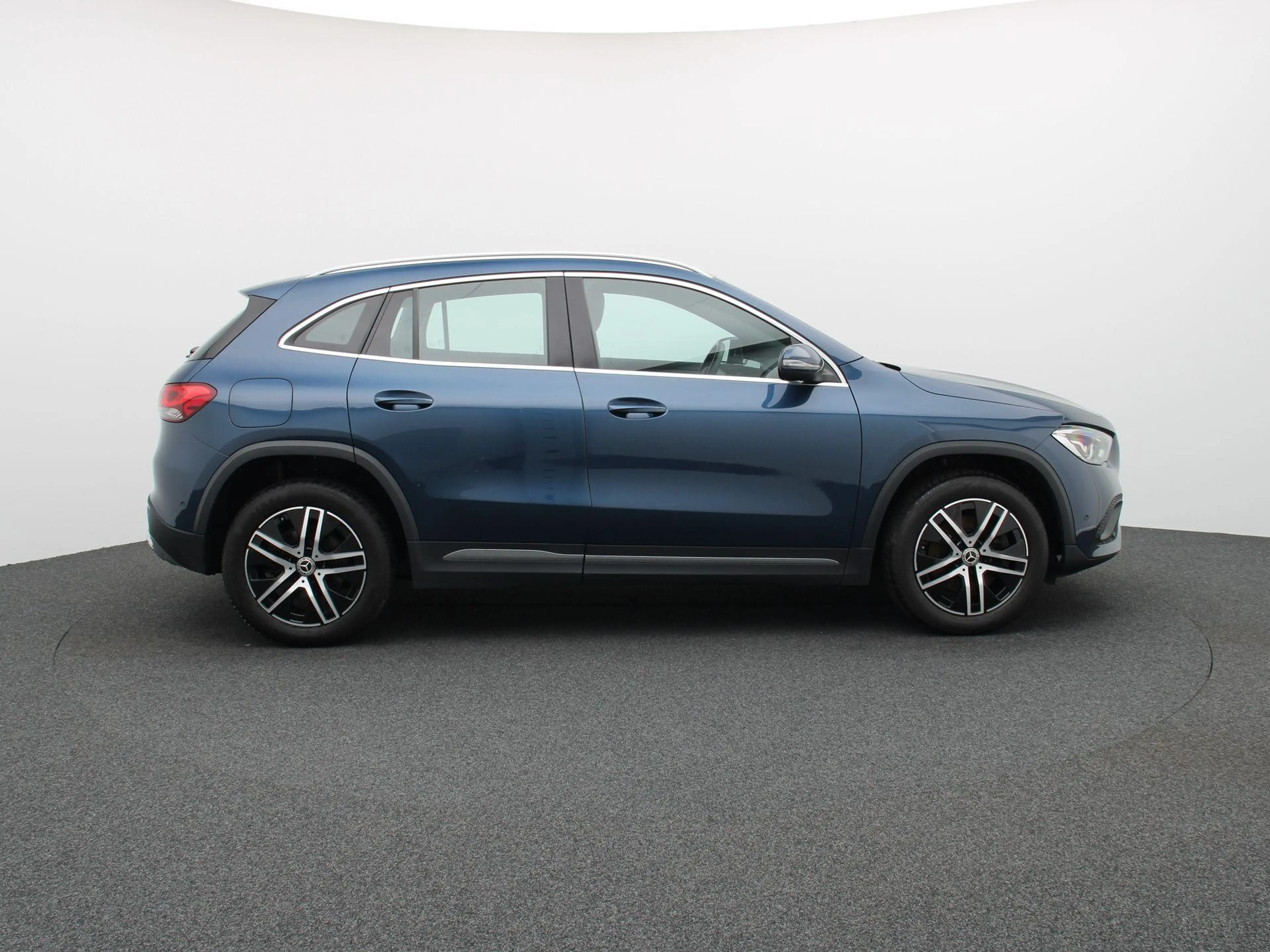 Mercedes-Benz GLA 250 e Business Line + LEDER + CAMERA + 1Y USED GARANTI — photo 6