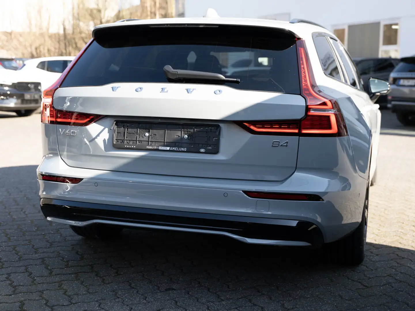 Volvo V60 B4 Plus Dark H/K NAVI W-LAN ACC LED 360° Grau - 2