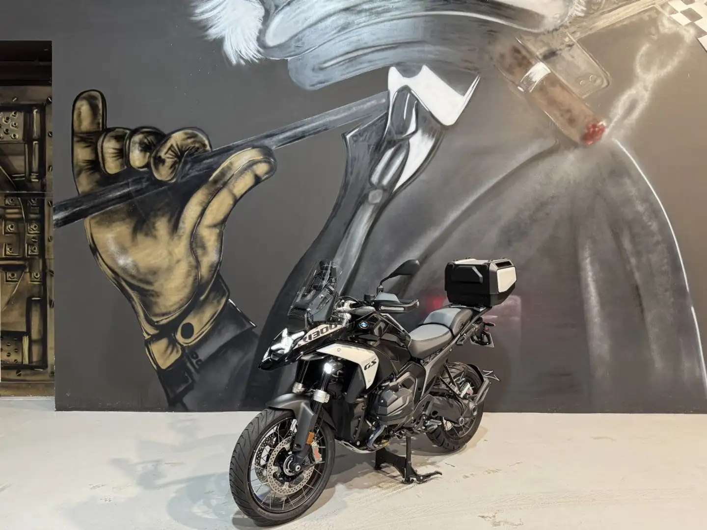 BMW R 1300 GS TRIPLE BLACK avec Top Case Noir - 1