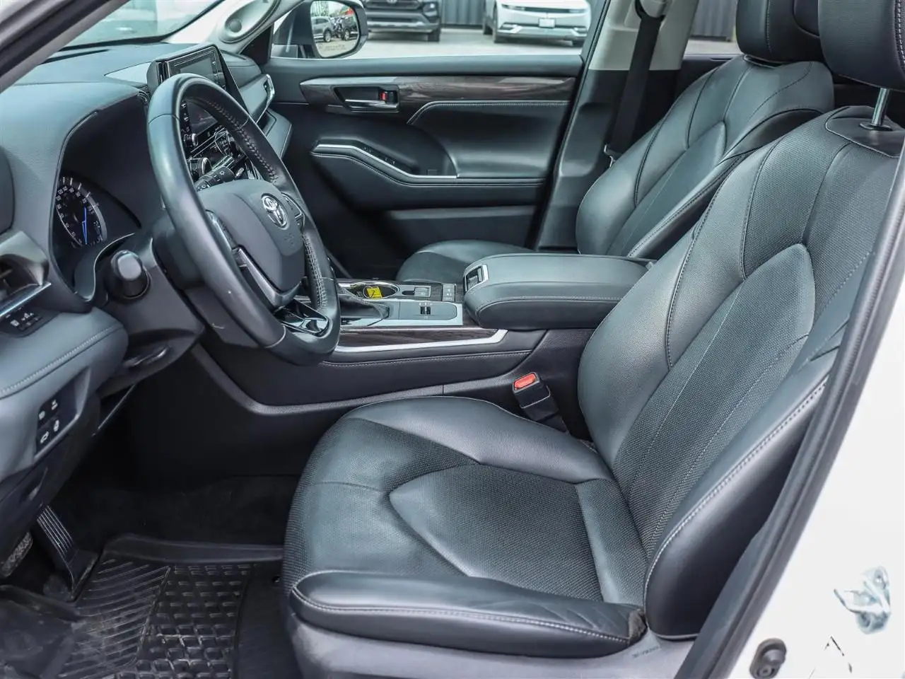 Toyota Highlander снимка Toyota Highlander