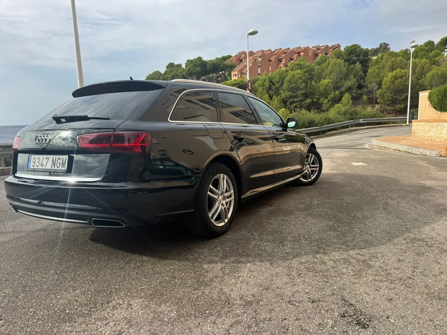 Audi A6 A6 Avant 2.0TDI ultra 190 Advanced edition Černá - 2